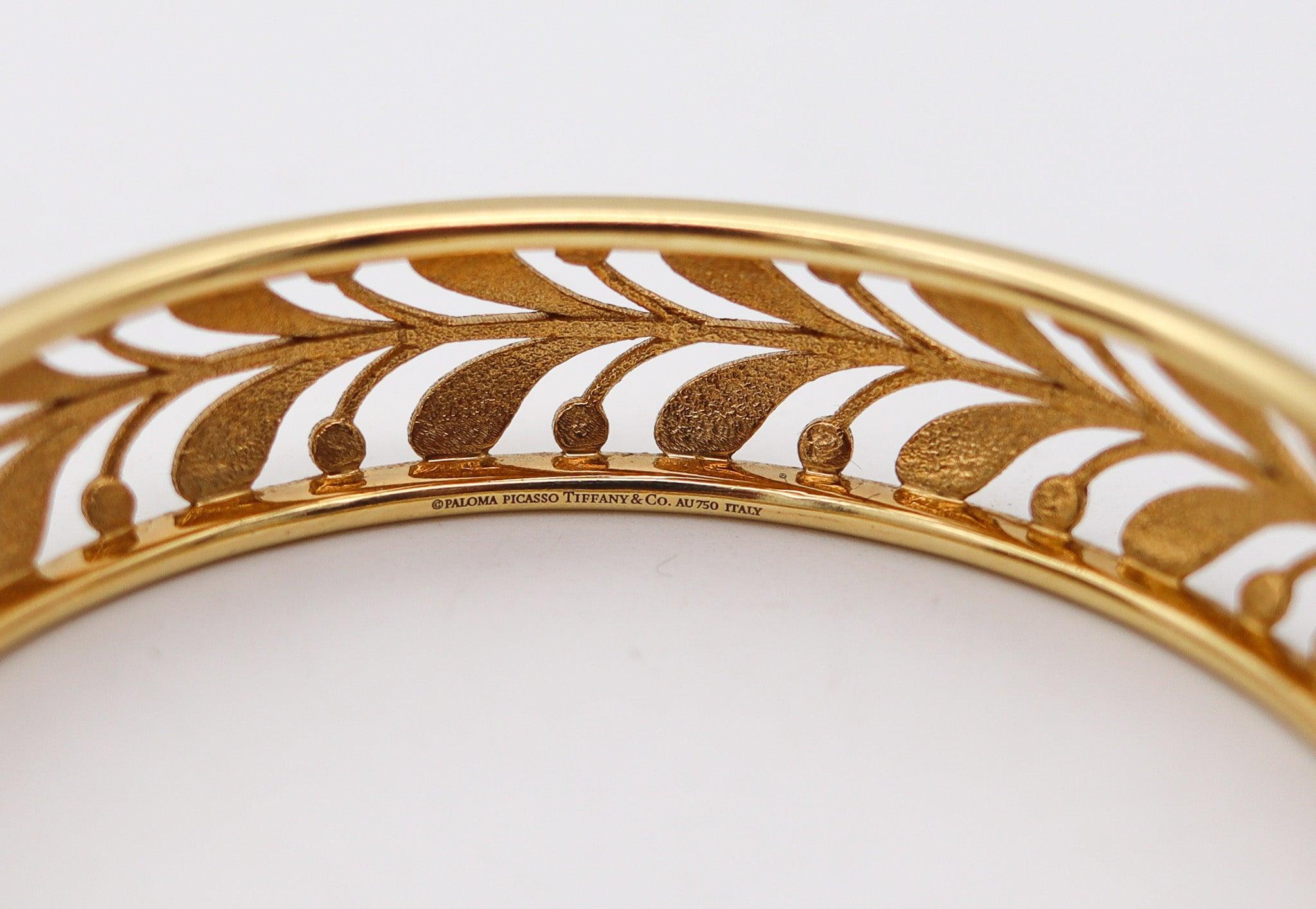 Women's TIFFANY & CO. By Paloma Picasso Villa Palms Leaf Bangle In 18Kt Yellow Gold For Sale