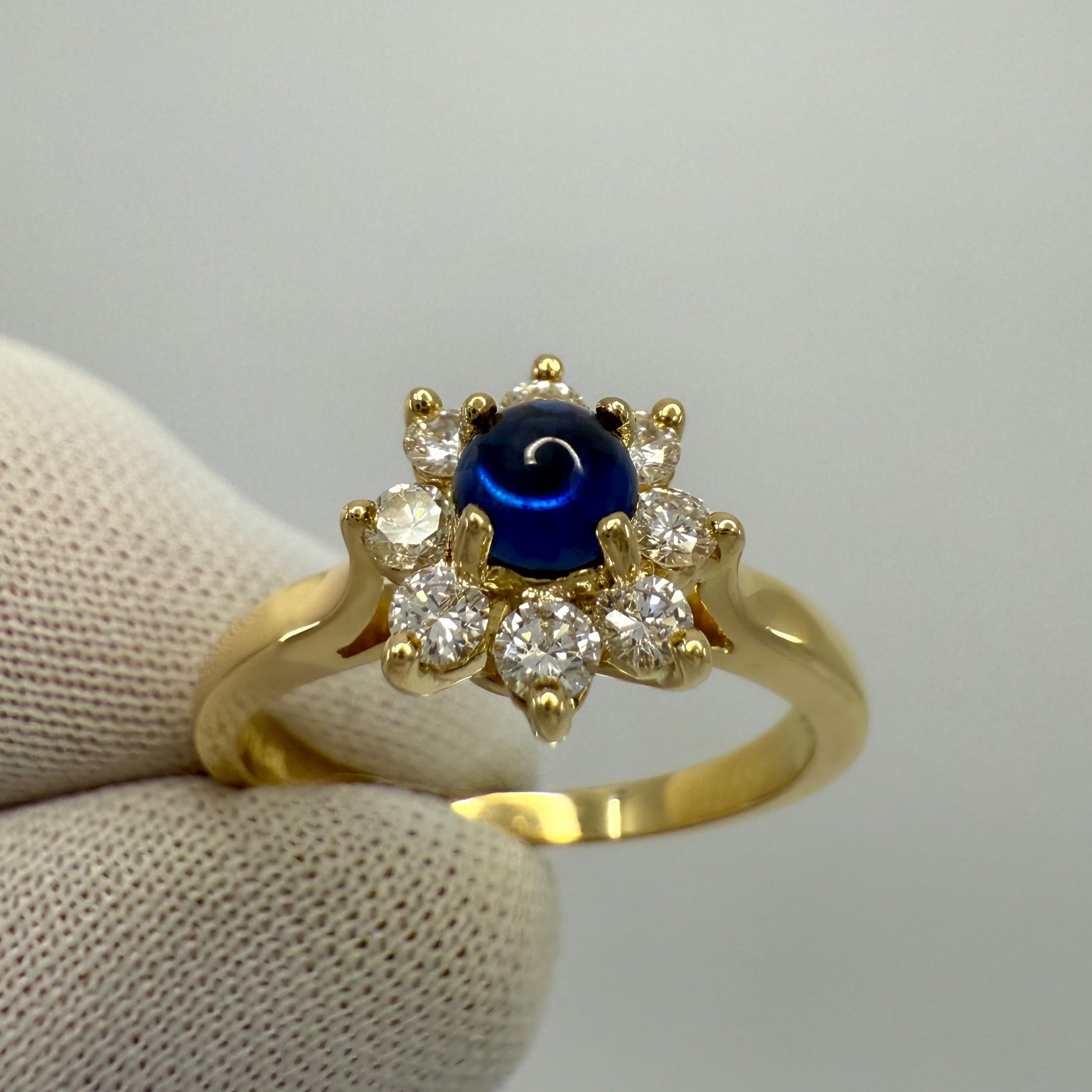 Tiffany & Co. Anello a fiore con zaffiro rotondo cabochon e diamante in oro 18 ct. in vendita 2
