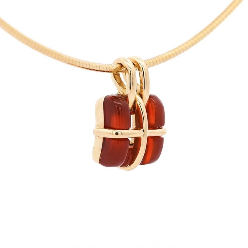 Tiffany & Co. Colgante de Cornalina en Collar de Cadena de Serpiente de Oro de 18K 6