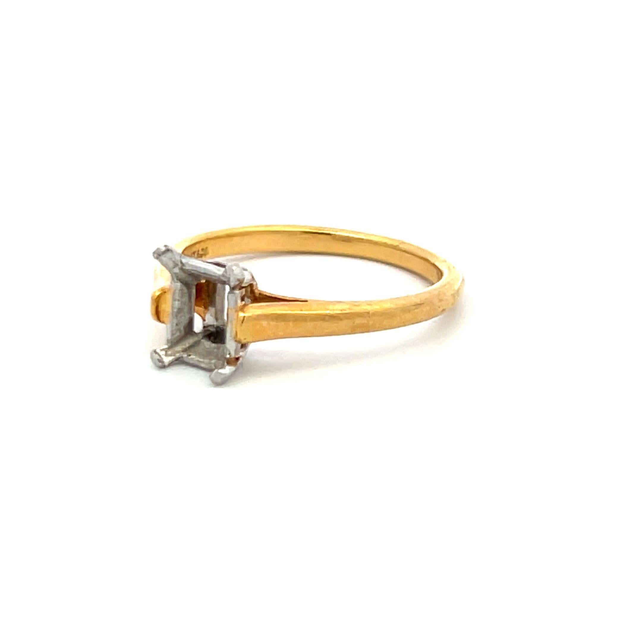 Tiffany & Co Center Stone holding 0.75 ct 18 Karat Gold/Platinum Semi Mount Ring In Good Condition For Sale In New York, NY