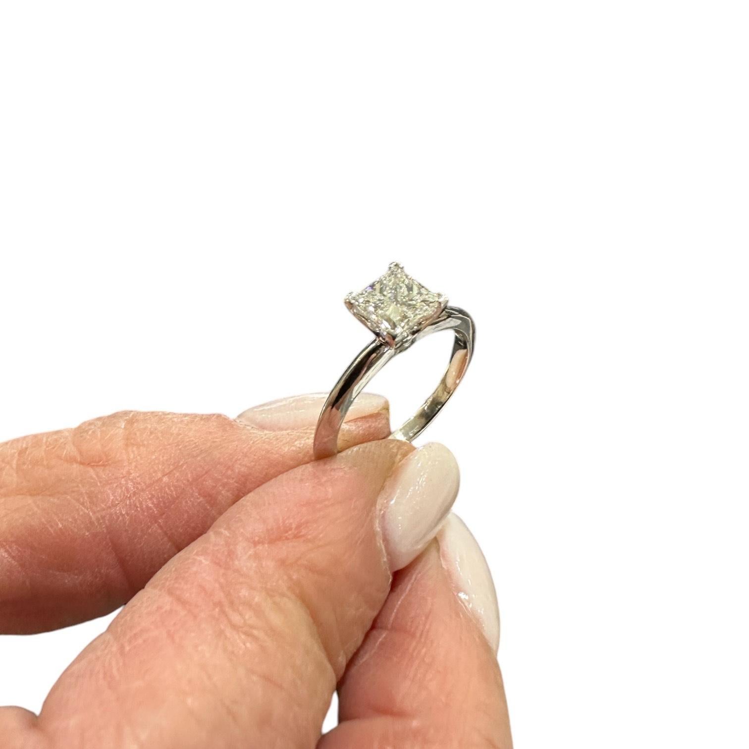 Modern Tiffany & Co. Certificate .93CT F VVS2 Platinum Solitaire Engagement Ring For Sale
