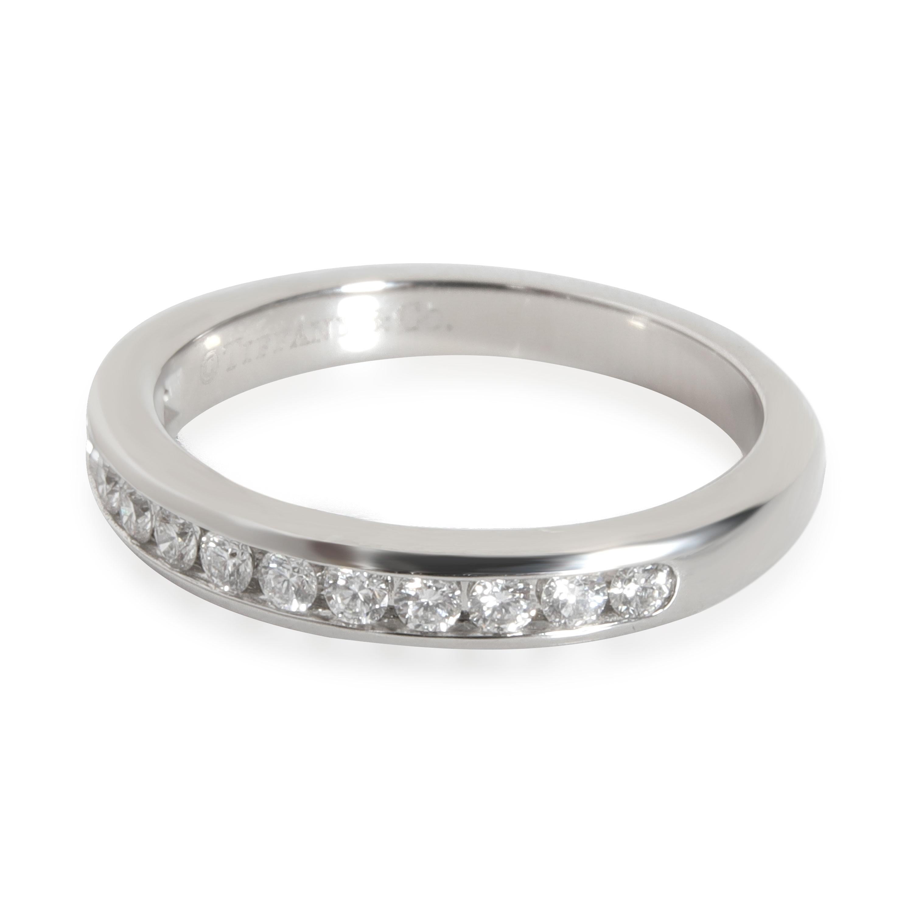Tiffany & Co. Diamant-Hochzeitsring aus Platin mit Kanaldiamant 0,24 Karat Damen im Angebot