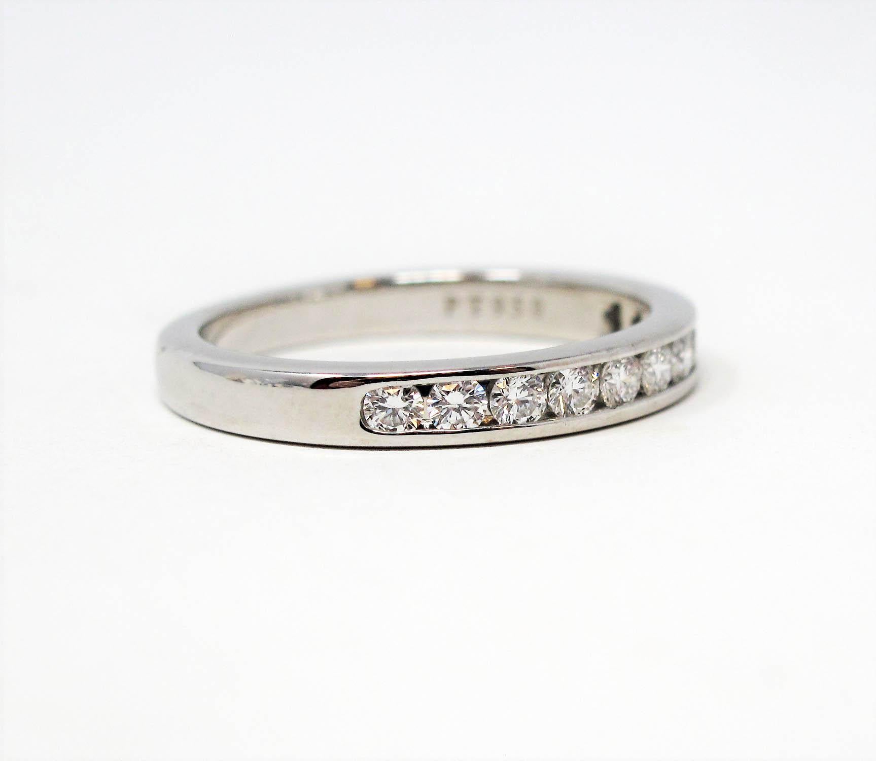 Tiffany & Co. Platin Channel Set Semi Eternity Diamond Anniversary Band Ring (Zeitgenössisch) im Angebot