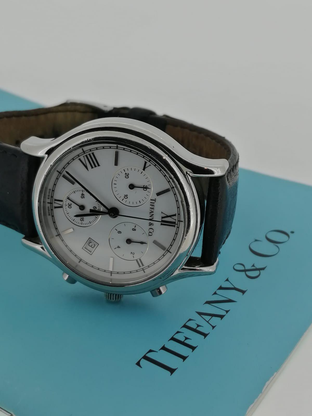 Tiffany & Co Chronograph Klassische S/Steel Quarz 35mm Herrenuhr von Tiffany & Co, ca. 2000 + im Zustand „Hervorragend“ im Angebot in MELBOURNE, AU