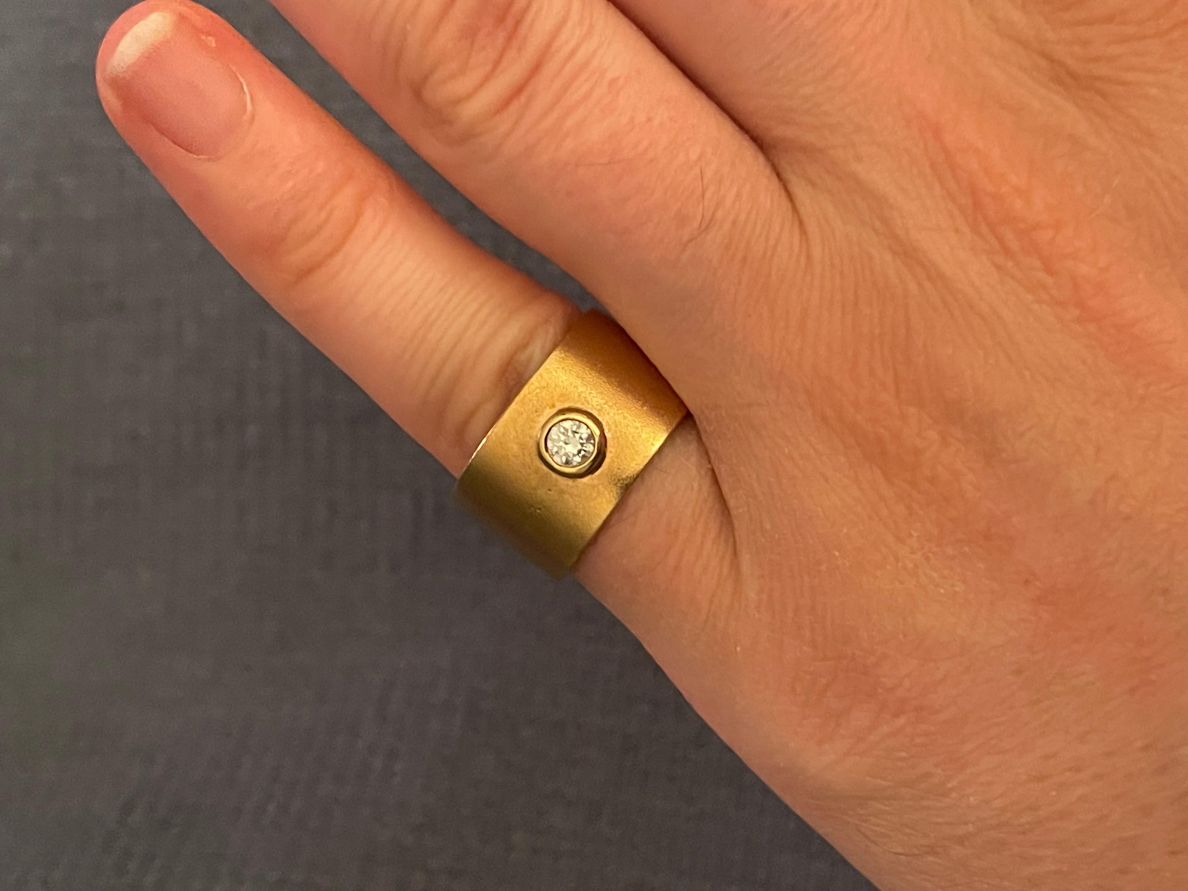 Tiffany & Co. Anillo Cigarro Diamante Oro Amarillo 18 Kilates 0,15 Quilates 13,7 Gramos en venta 4