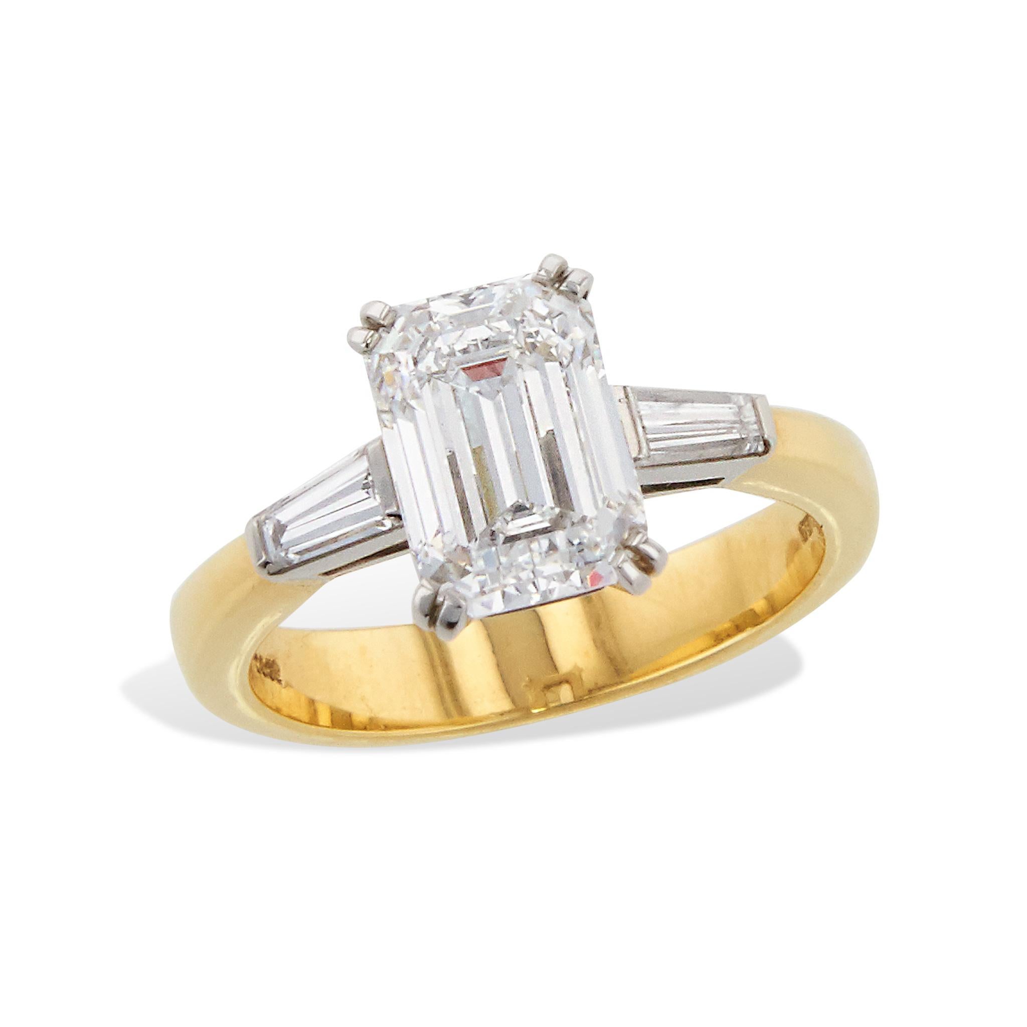 Tiffany & Co. circa 1990 Yellow Gold and Platinum Emerald Cut Diamond Ring In Excellent Condition For Sale In Miami, FL