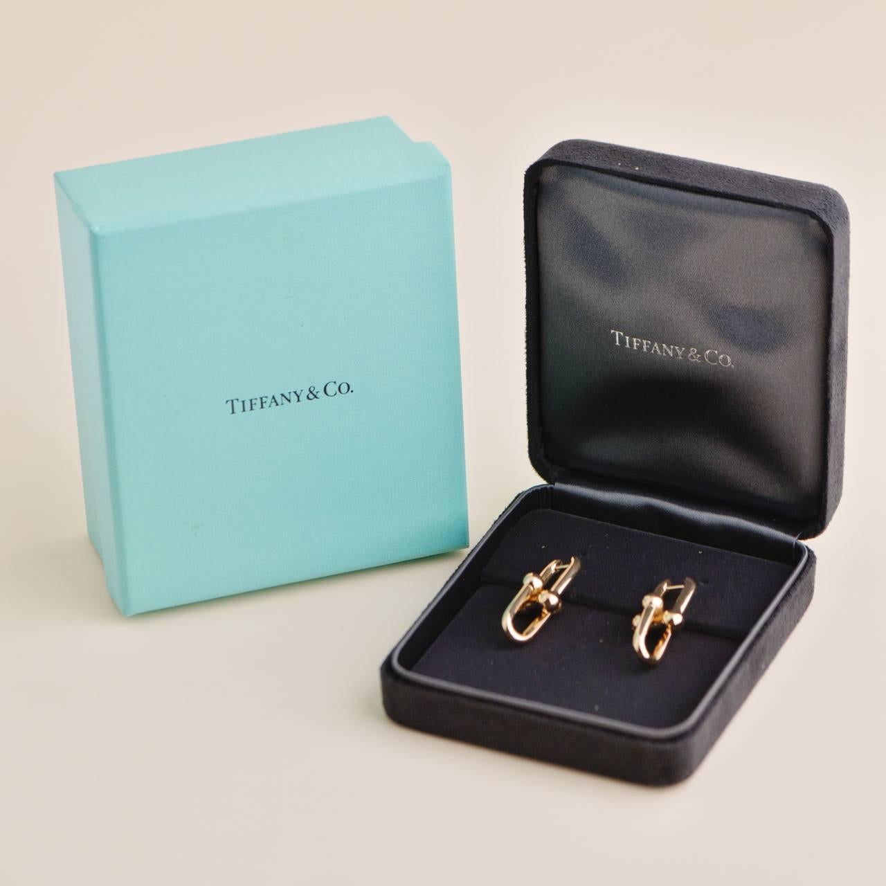 SKU	AT-2677
Comes With	Box Only
RRP	£3,900 Incl. Taxes / €4,600 Incl. Taxes / $4,200 Excl. Taxes
Model	City
Metal	18k Rose Gold
Weight	Approximately 10.4 g
Length	Approximately 3.5 cm
Condition	Excellent
__________________________________

If you