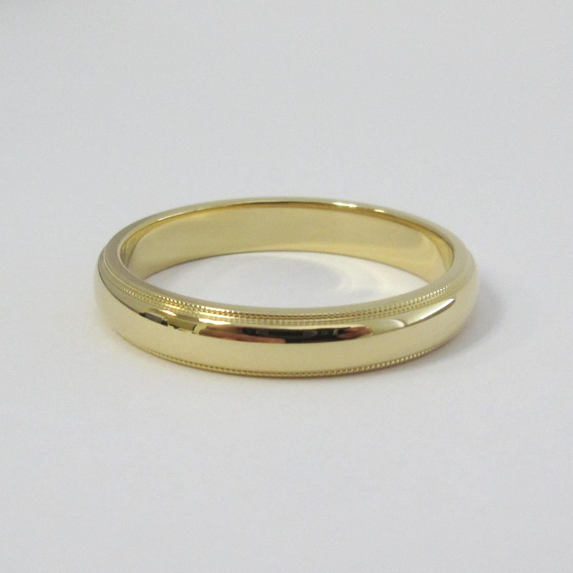 TIFFANY & Co. Classic 18K Gold 4mm Milgrain Wedding Band Ring 11 Men's In Excellent Condition For Sale In Los Angeles, CA
