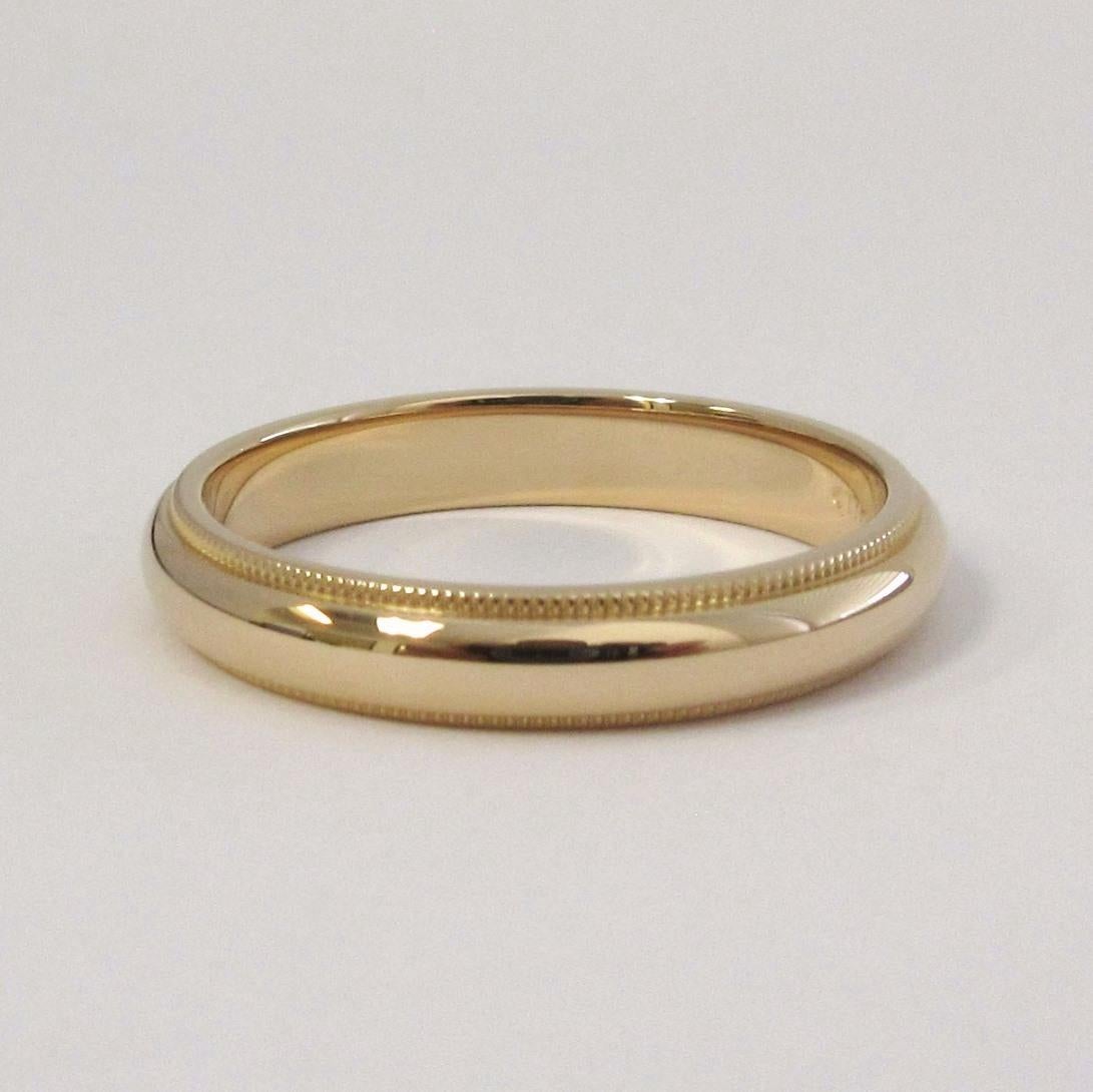 TIFFANY & Co. Classic 18K Rose Gold 4mm Milgrain Hochzeit Band Ring 10.5

Metall: 18K Rose Gold
Größe: 10,5 
Bandbreite: 4mm
Gewicht: 6,60 Gramm
Punze: ©TIFFANY&CO. AU750
Zustand: Ausgezeichneter Zustand, wie neu

Garantierte Echtheit