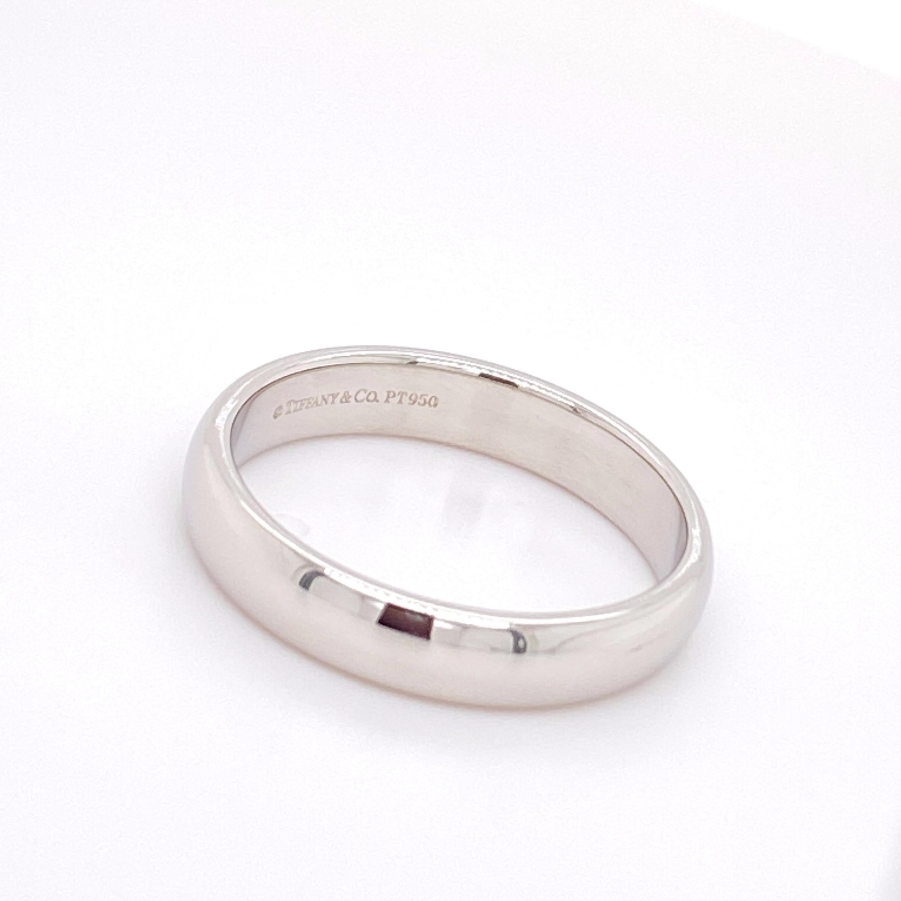 Tiffany & Co. Classic Platinum Wedding Band in Platinum In Excellent Condition In San Diego, CA