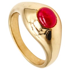TIFFANY & CO. Classic Gipsy Ring in 18Kt Yellow Gold With Vivid Red Ruby