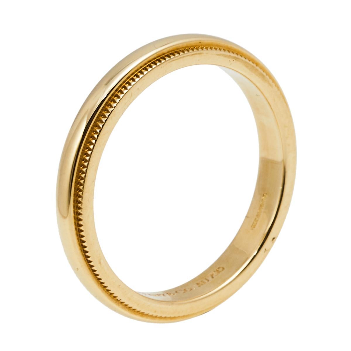 Tiffany & Co. Classic Milgrain 18K Yellow Gold Wedding Band Ring Size 51 In Good Condition In Dubai, Al Qouz 2