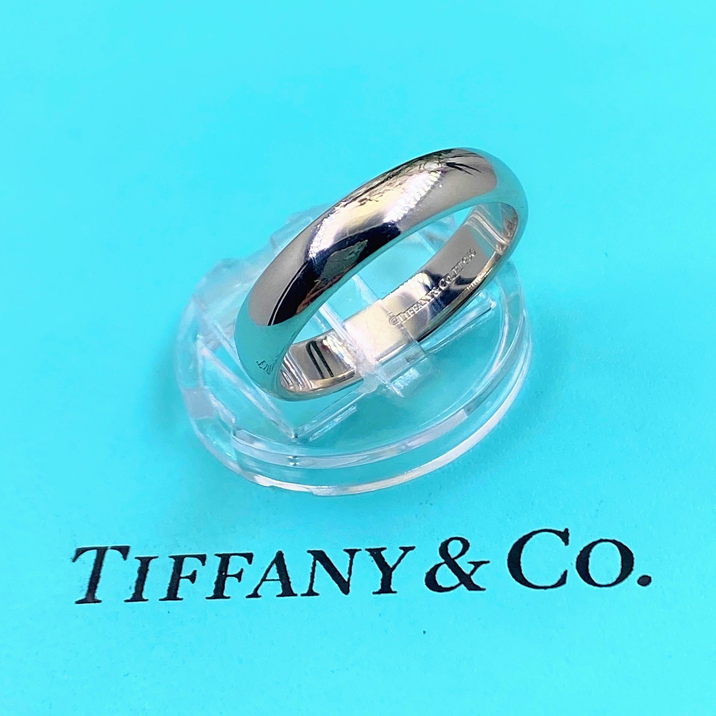 Tiffany & Co. Classic Platinum Wedding Band Ring 1