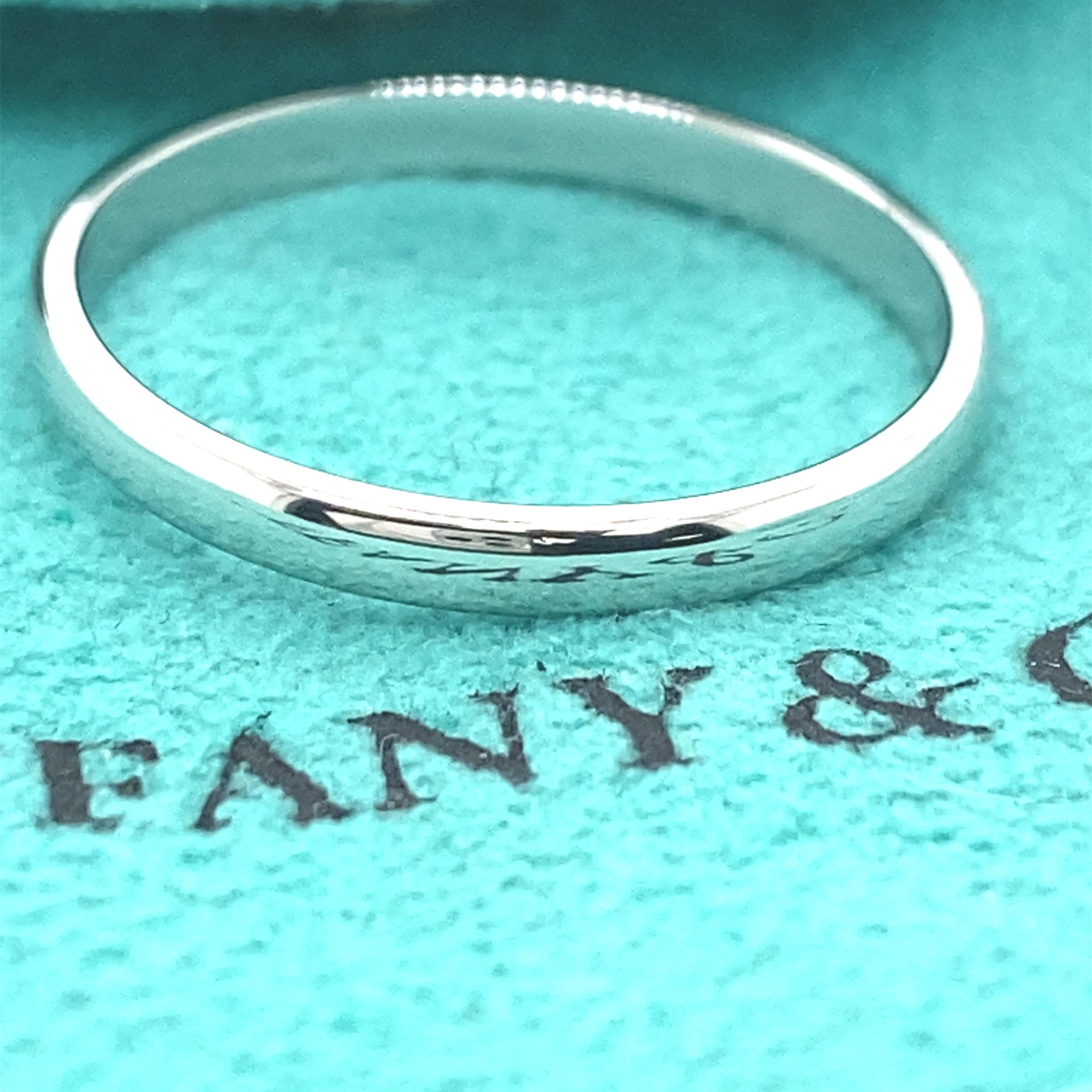 Tiffany & Co. Classic Wedding Band Ring Platinum In Excellent Condition In San Diego, CA