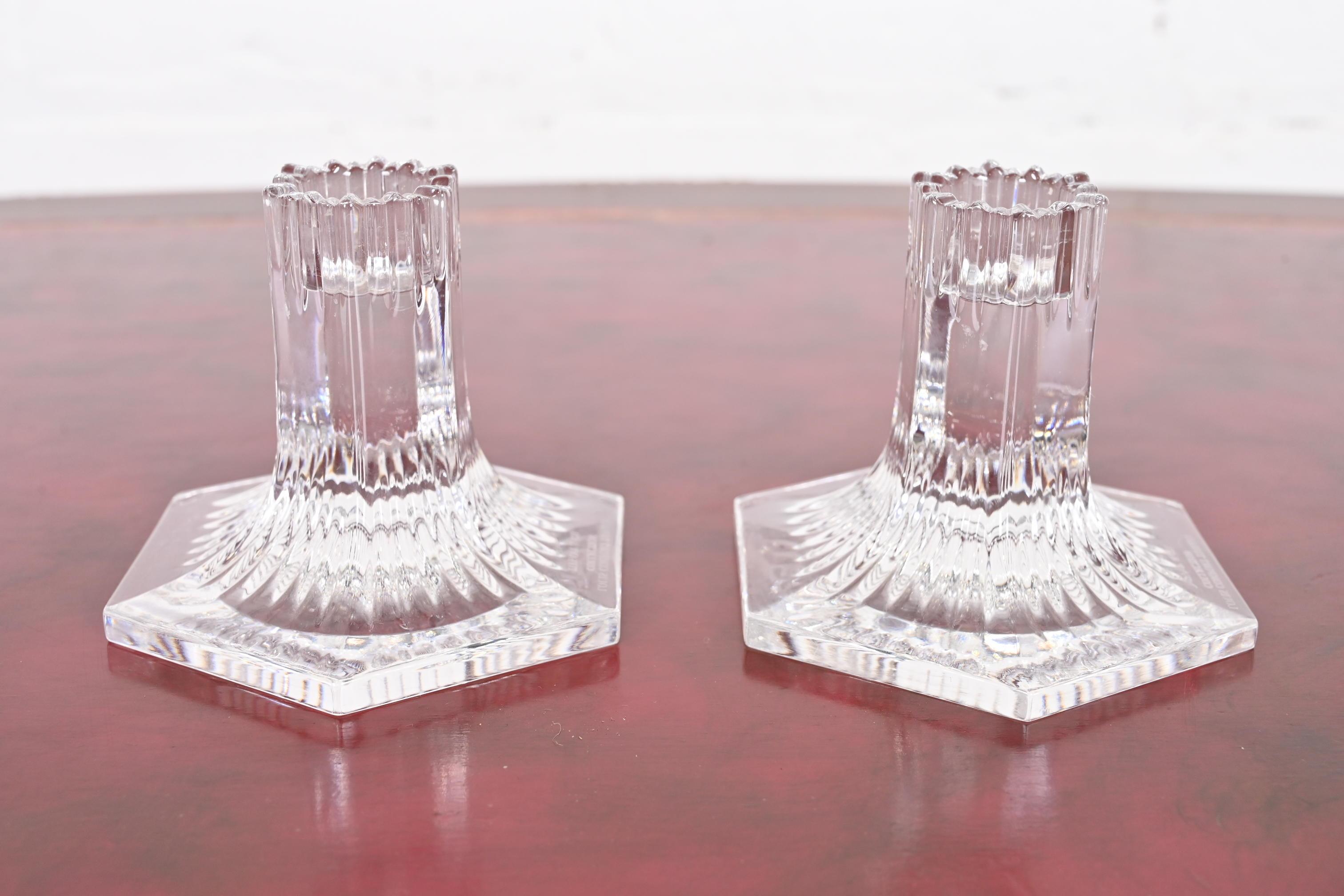 Tiffany & Co. Kerzenleuchter aus klarem Kristall, Paar im Angebot 4