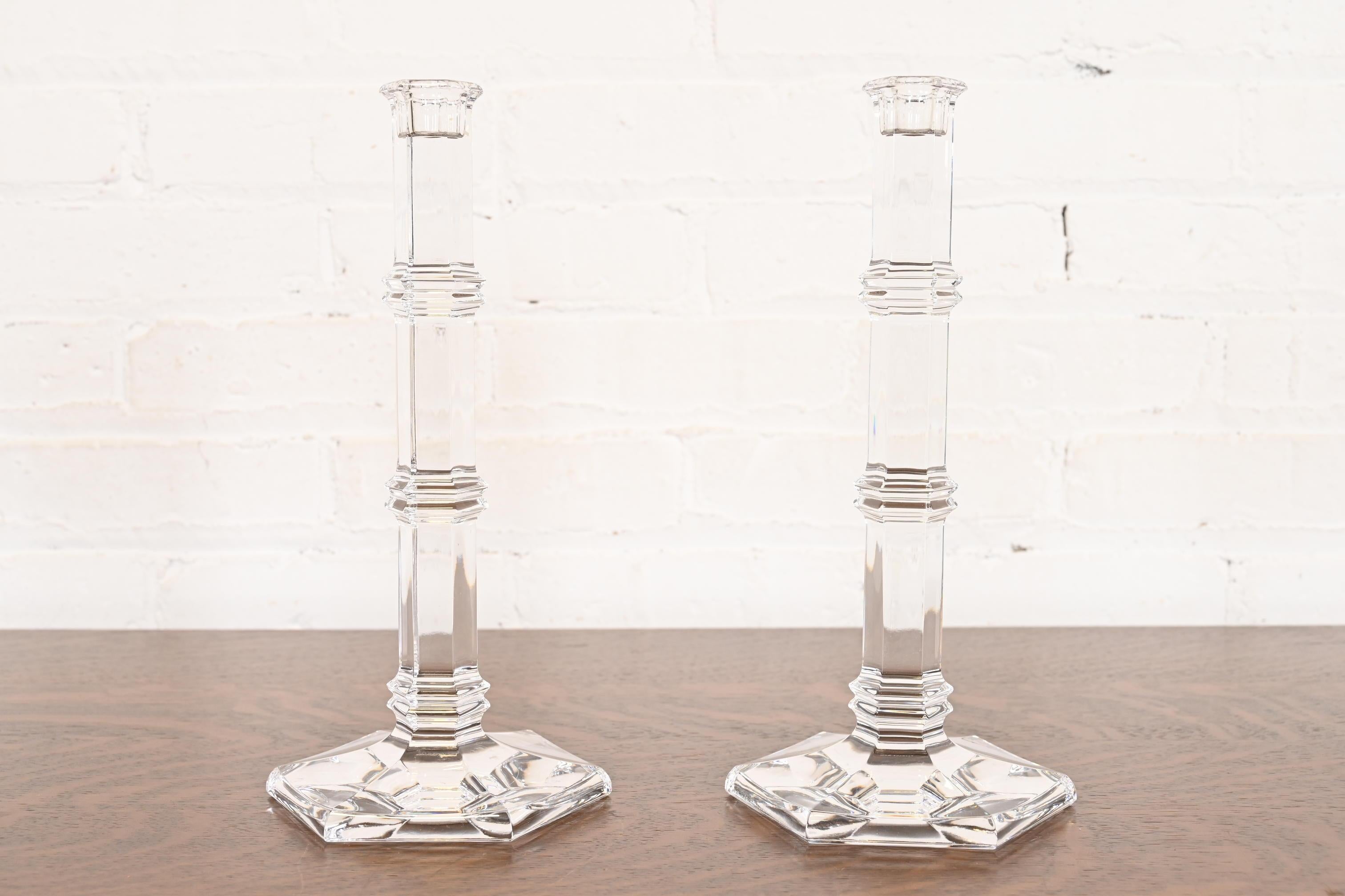 Tiffany & Co. Candelabros de cristal transparente, Pareja Moderno en venta