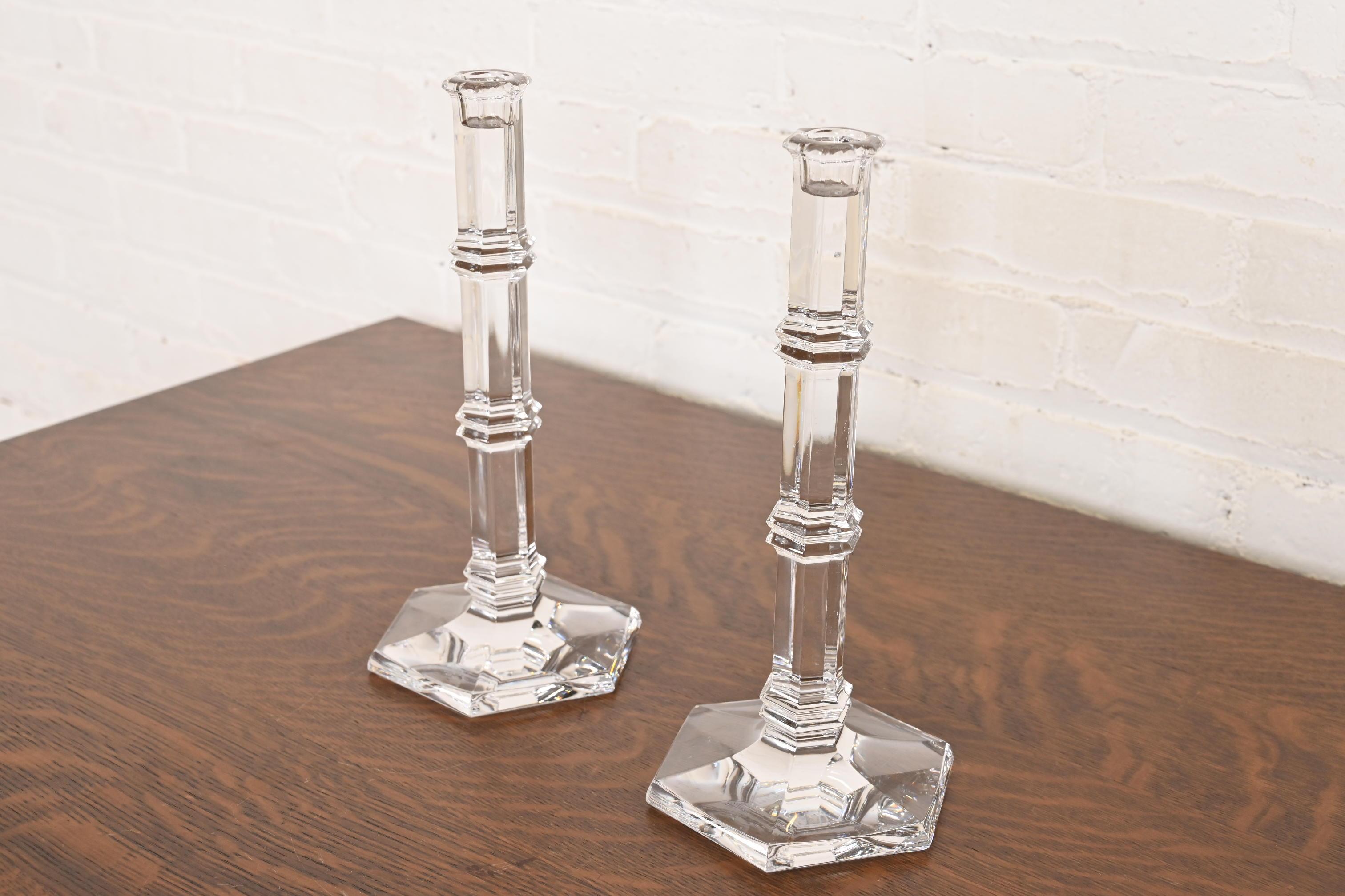 Tiffany & Co. Candelabros de cristal transparente, Pareja en Bueno estado para la venta en South Bend, IN