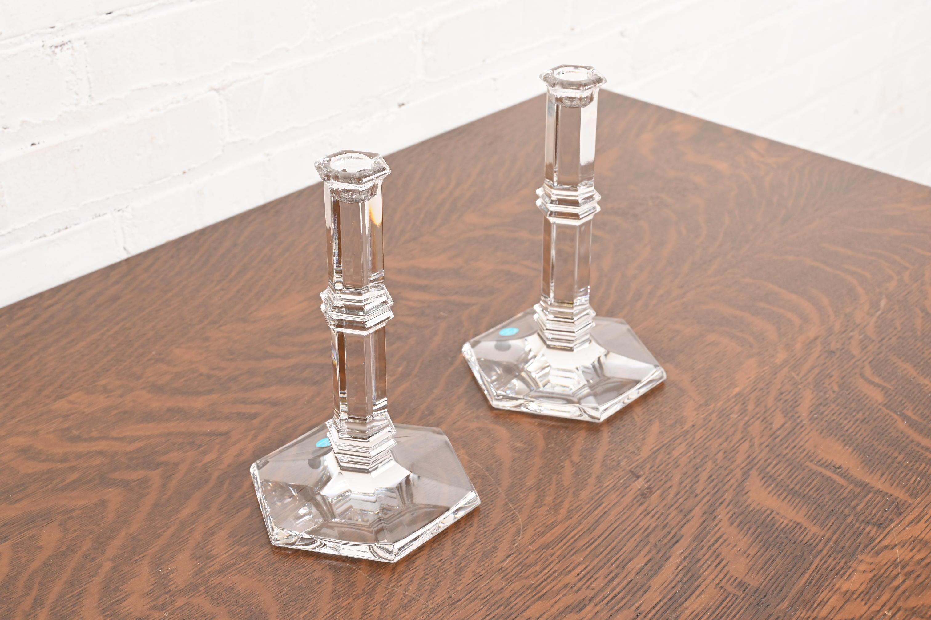 Tiffany & Co. Candelabros de cristal transparente, Pareja en Bueno estado para la venta en South Bend, IN