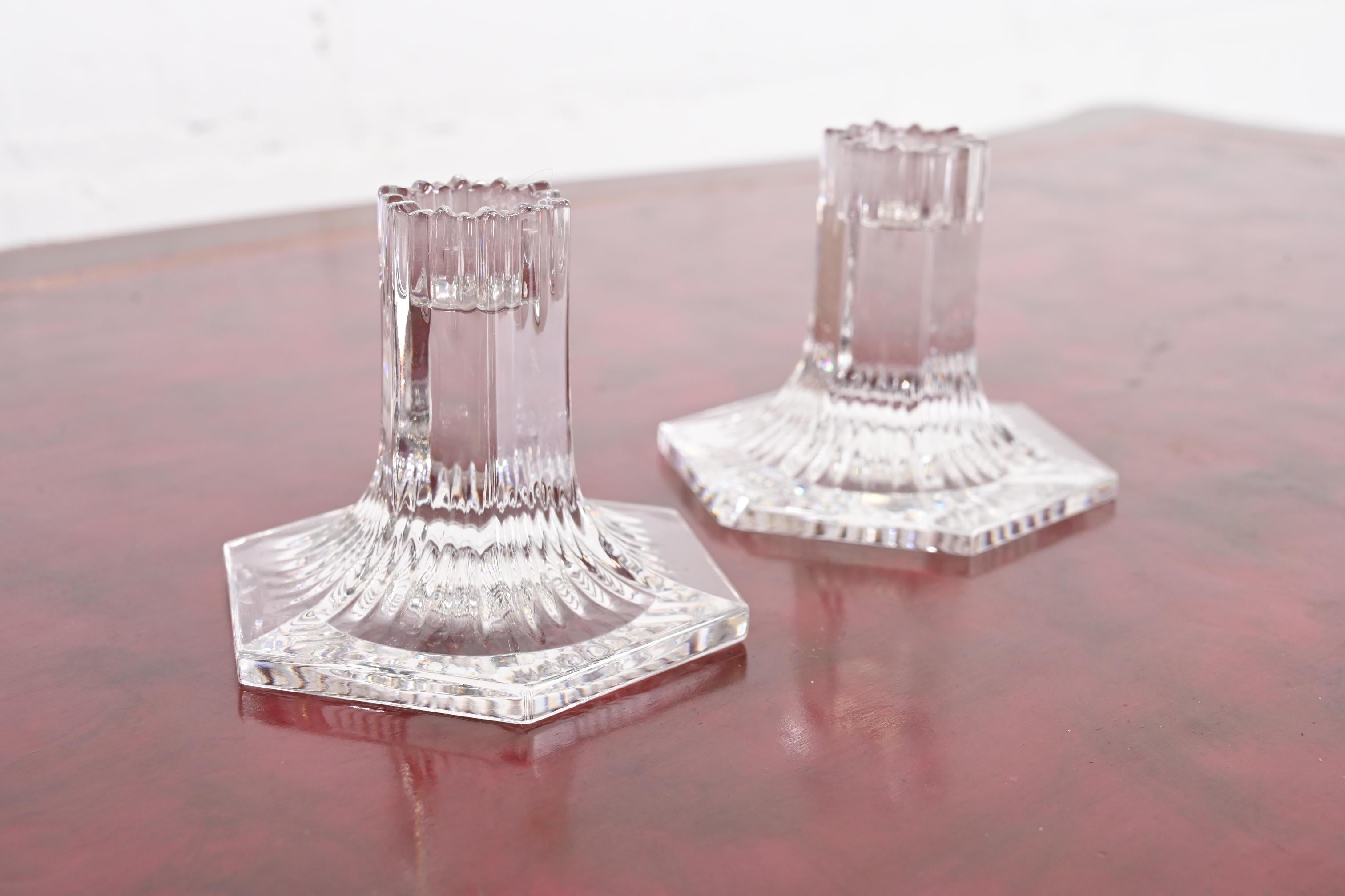 Tiffany & Co. Kerzenleuchter aus klarem Kristall, Paar im Angebot 2