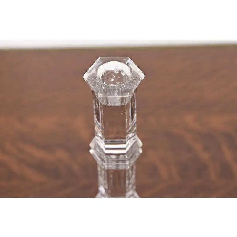 Cristallo Tiffany & Co. Candelieri alti in cristallo trasparente, coppia in vendita