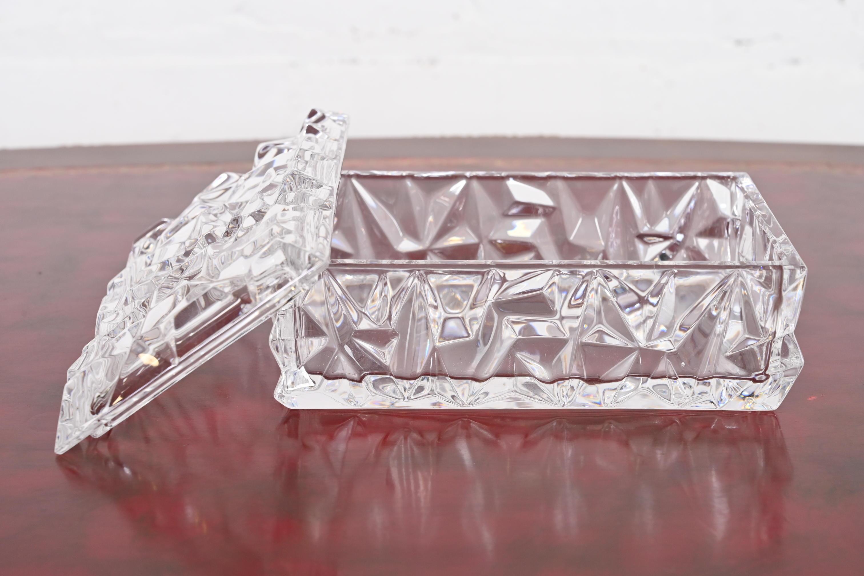 Tiffany & Co. Boîte de rangement en cristal clair facetté en vente 3