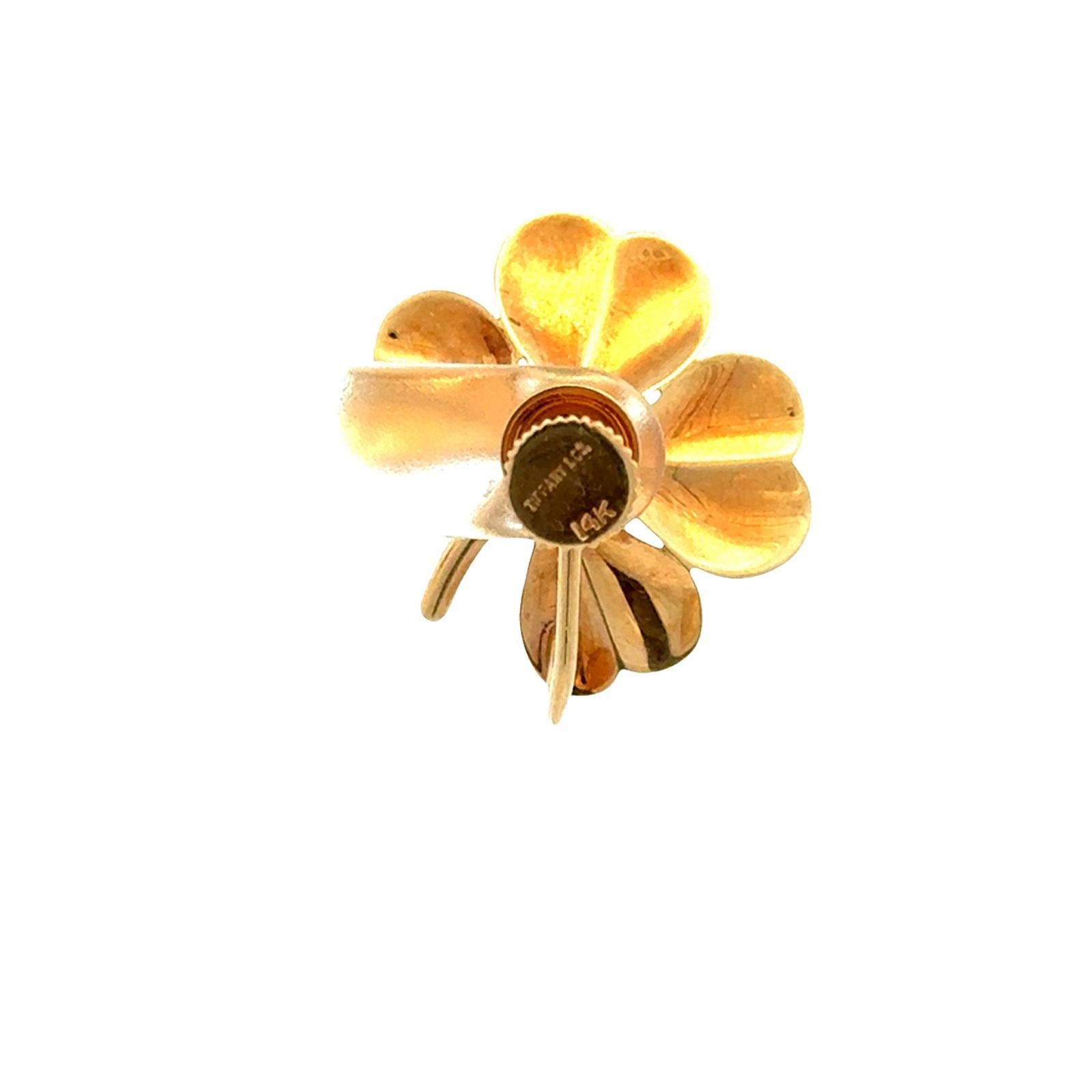Tiffany & Co. Clover Ruby 14 Karat Yellow Gold Vintage Screw-Back-Clip Earrings For Sale 1
