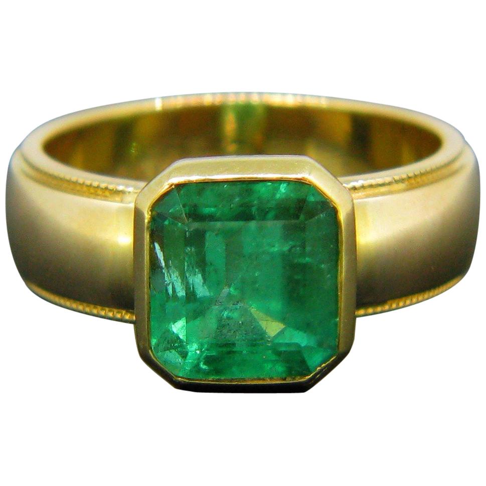 Tiffany & Co. 2.70ct Colombian Emerald Yellow Gold Band Ring