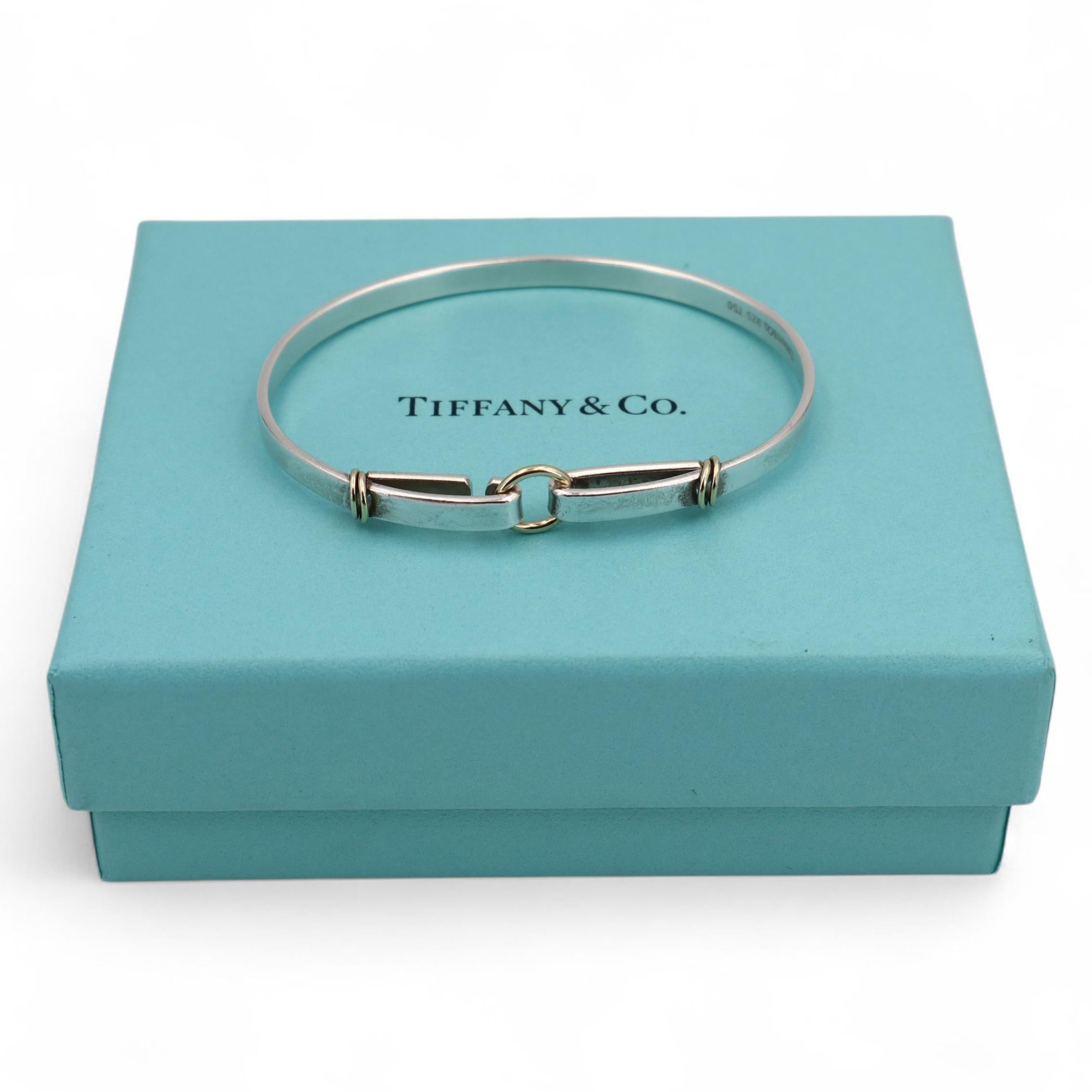 TIFFANY & CO. Bracciale con gancio combinato in oro giallo 18k e argento sterling in vendita 1