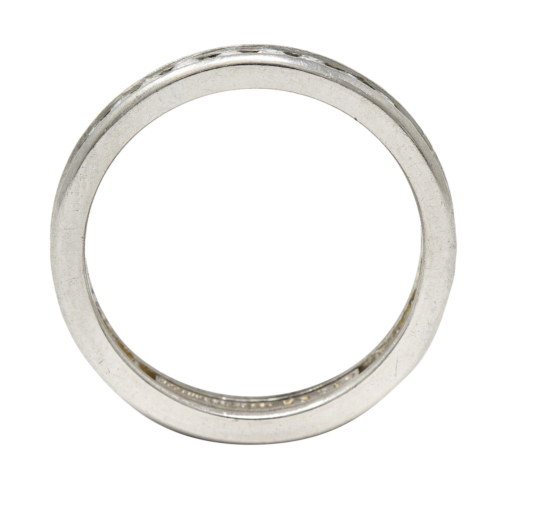 Zeitgenössischer Eternity-Ring aus Platin mit 0,90 Karat Diamanten von Tiffany & Co im Angebot 2
