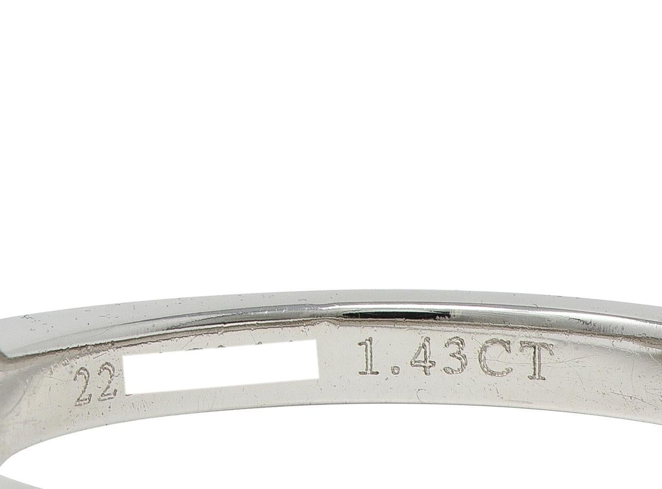 Tiffany & Co. Anello di fidanzamento contemporaneo in platino con diamante a cuscino da 1,59 CTW in vendita 5