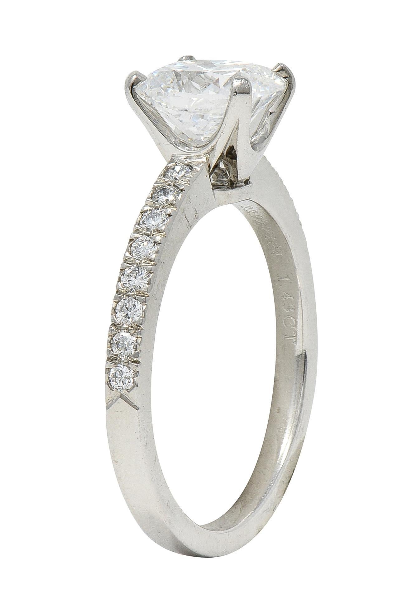 Tiffany & Co. Anello di fidanzamento contemporaneo in platino con diamante a cuscino da 1,59 CTW in vendita 8