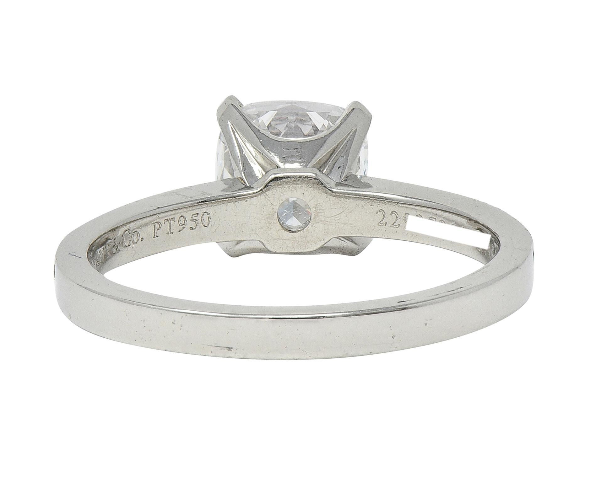 Tiffany & Co. Anello di fidanzamento contemporaneo in platino con diamante a cuscino da 1,59 CTW in vendita 1