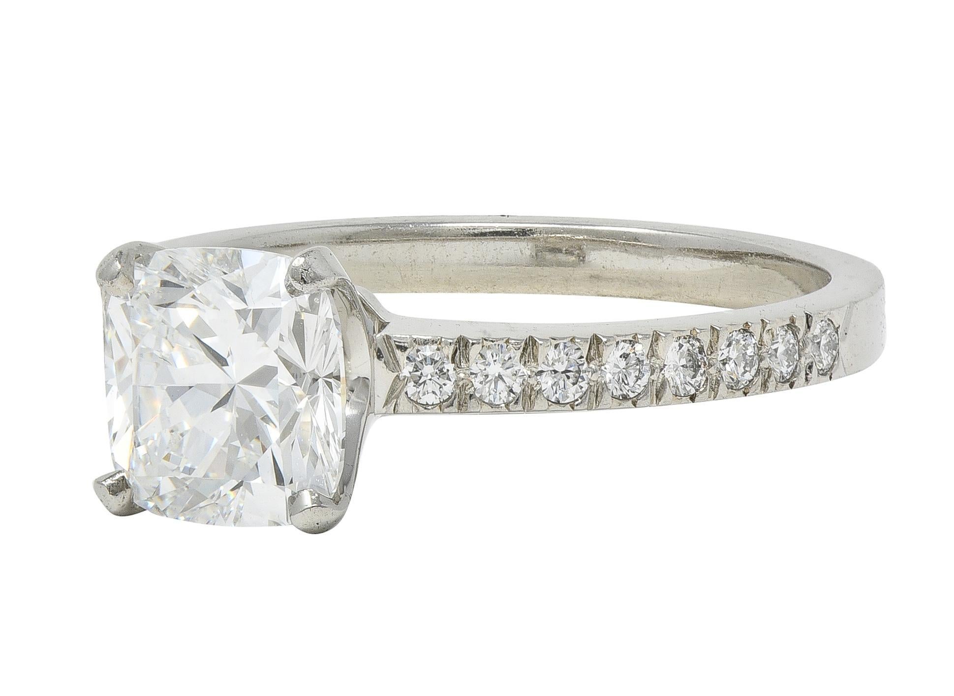 Tiffany & Co. Anello di fidanzamento contemporaneo in platino con diamante a cuscino da 1,59 CTW in vendita 3