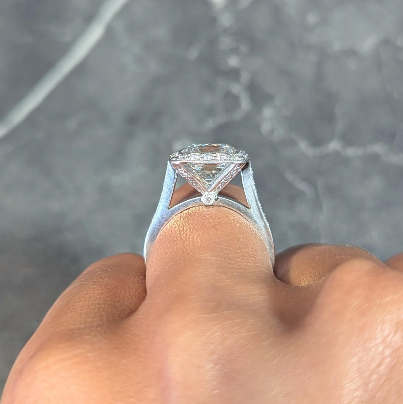 Tiffany & Co. Anillo de compromiso contemporáneo de platino con diamantes Legacy de 3,96 qt GIA en venta 10
