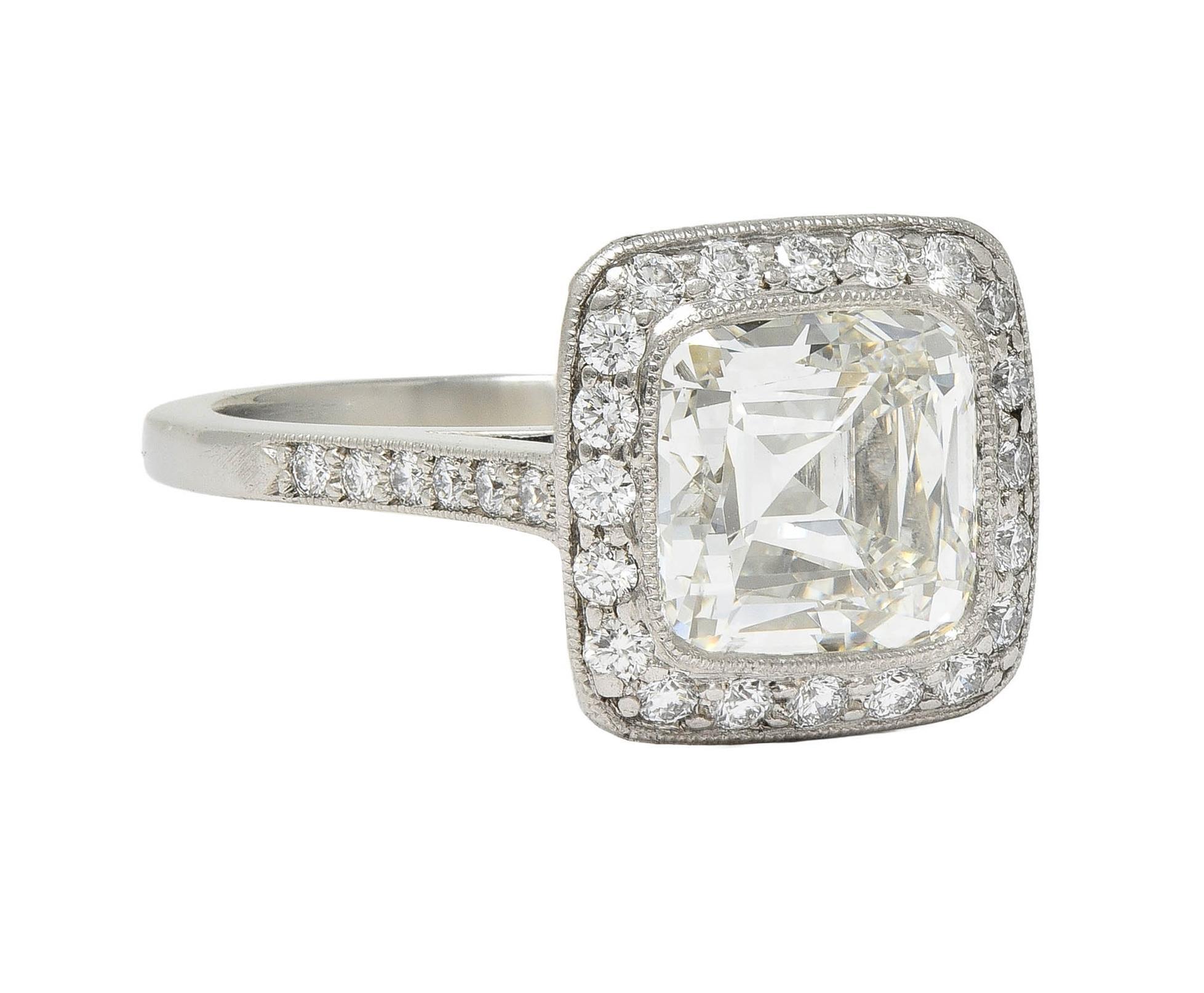 Tiffany & Co. Anillo de compromiso contemporáneo de platino con diamantes Legacy de 3,96 qt GIA en Excelente estado para la venta en Philadelphia, PA