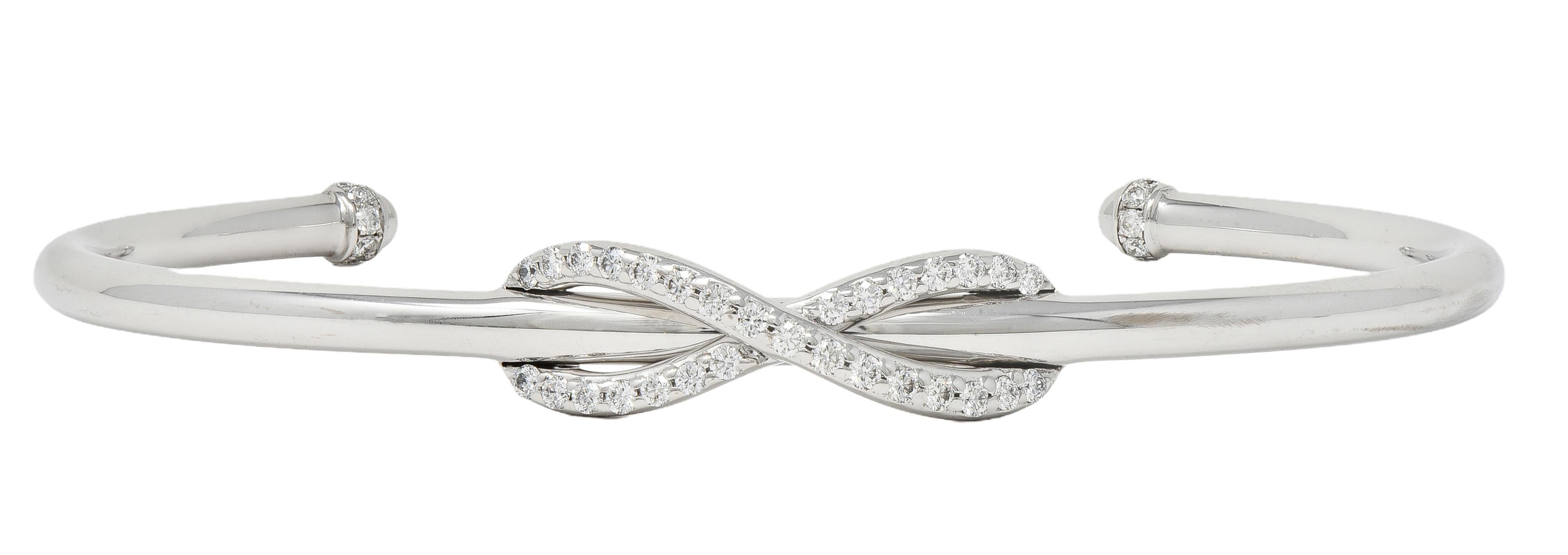 Tiffany & Co. Zeitgenössisches Diamantarmband aus 18 Karat Weißgold Unendlichkeitsmanschette im Zustand „Hervorragend“ im Angebot in Philadelphia, PA