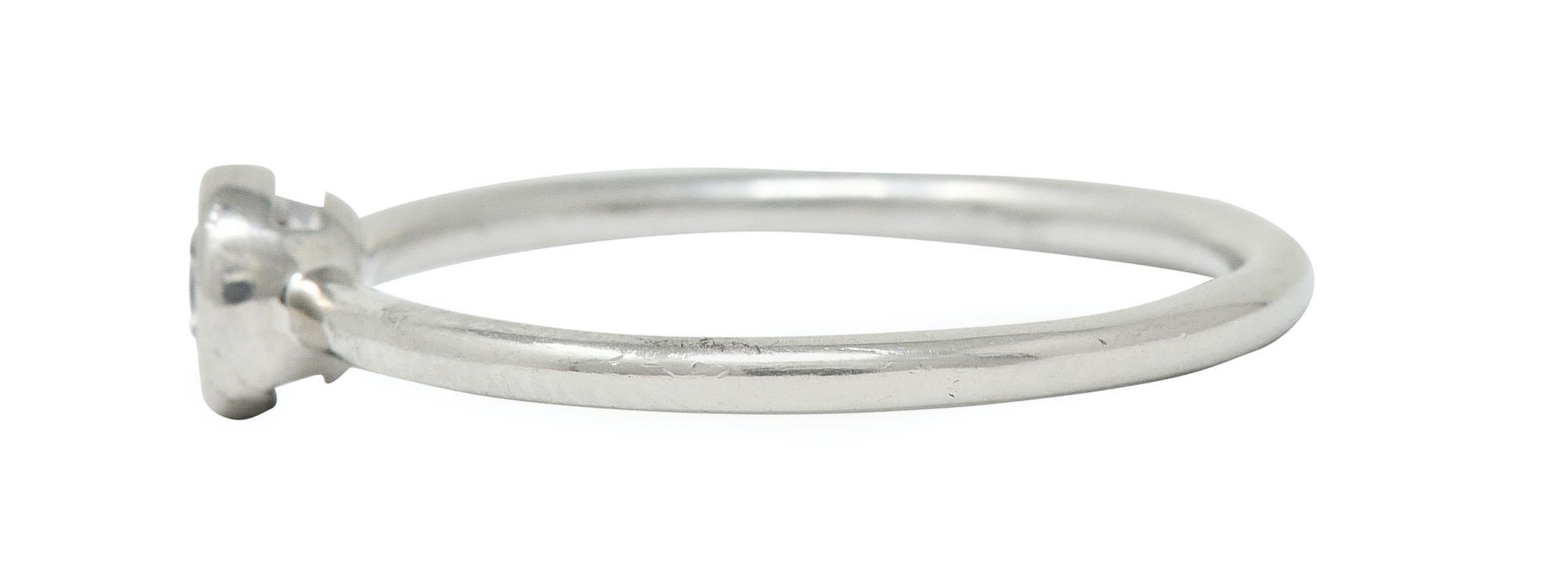 Tiffany & Co. Contemporary Diamond Platinum Bezet Solitaire Ring im Zustand „Hervorragend“ im Angebot in Philadelphia, PA