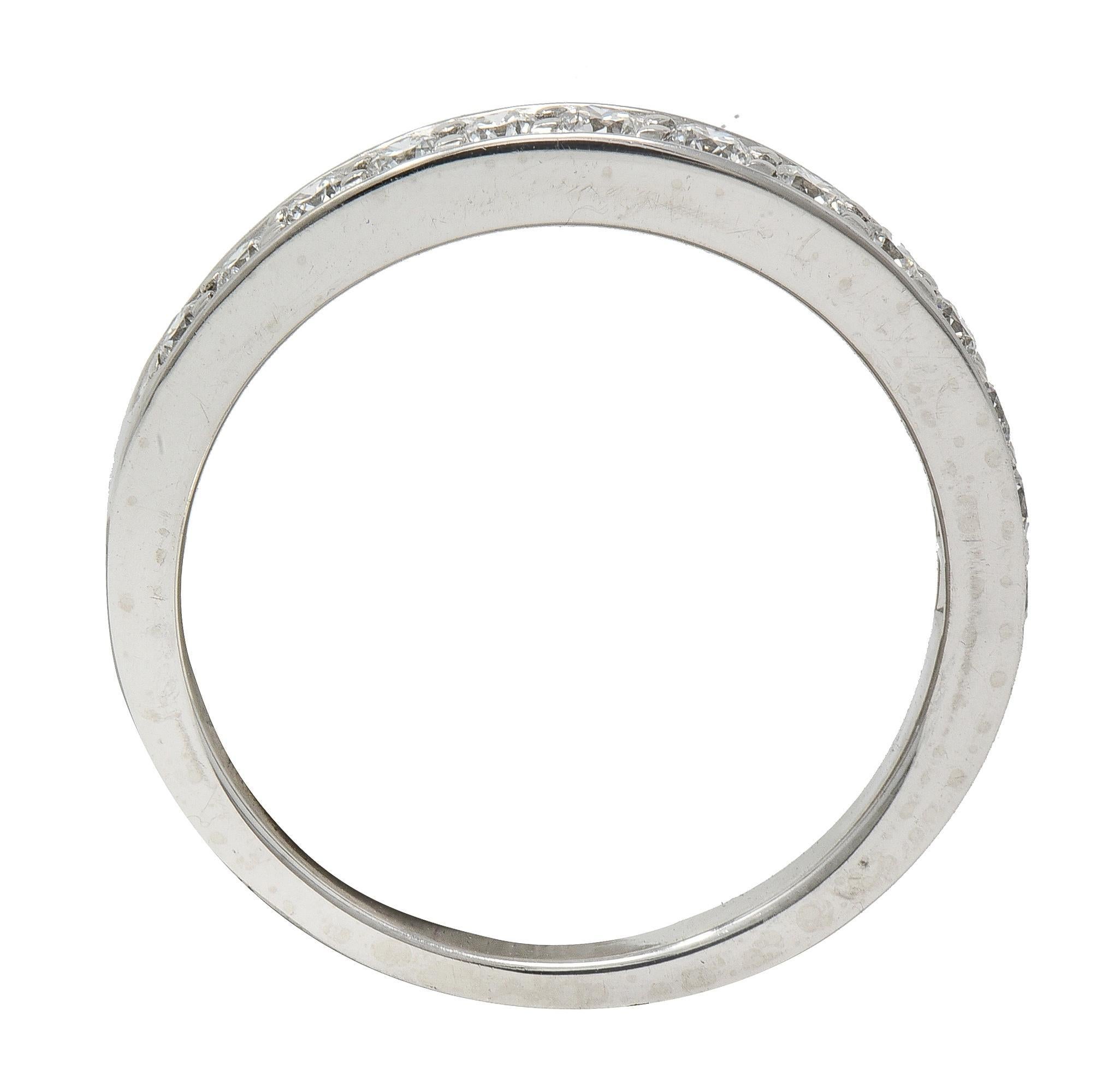 Tiffany & Co. Anneau de mariage contemporain en platine avec diamants ronds et brillants en vente 2