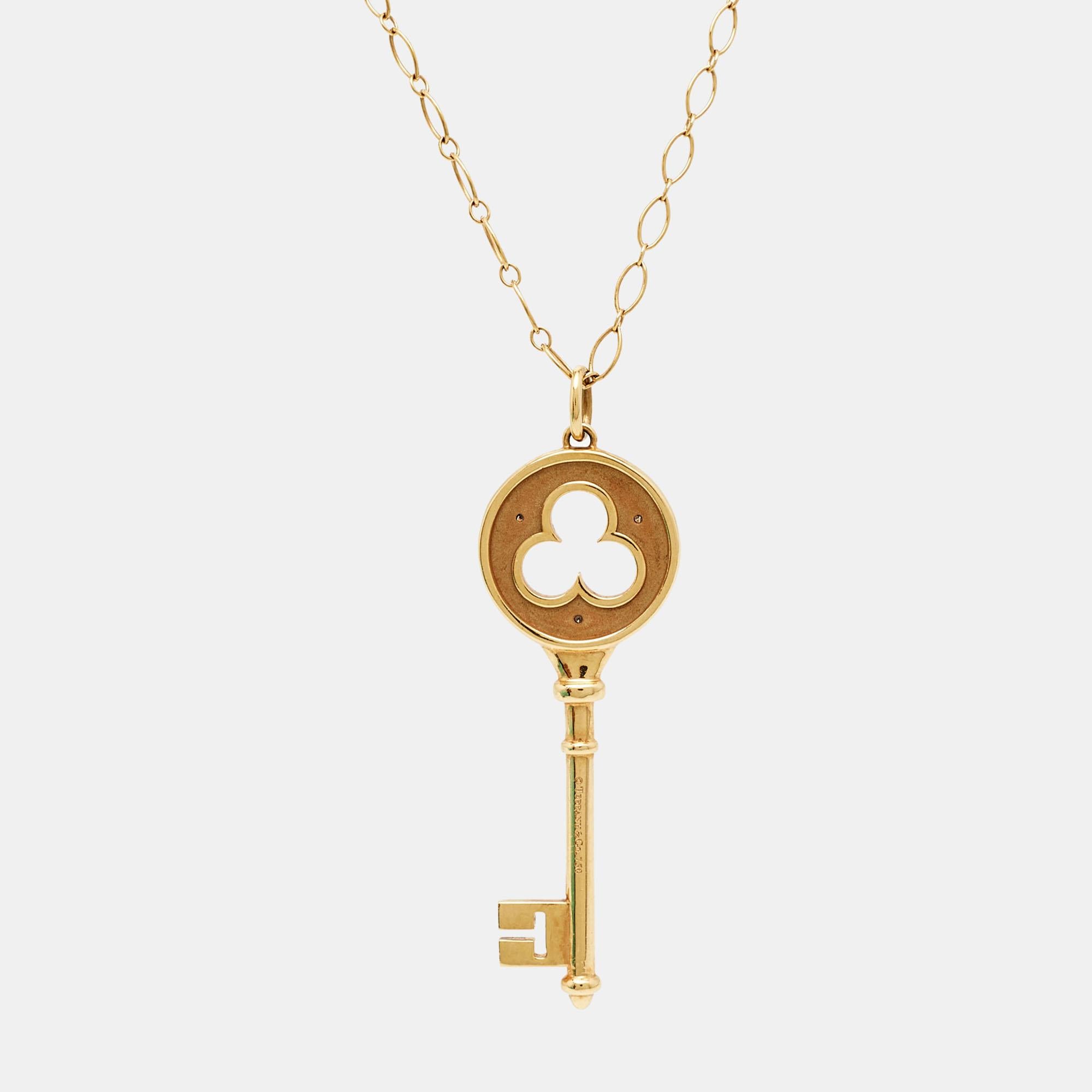 Tiffany & Co. carry the reputation of excellent craftsmanship and exquisite creativity when it comes to jewelry, and this gorgeous Key necklace in 18k gold is a sweet proof. The pendant is shaped like a key and immaculately adorned with