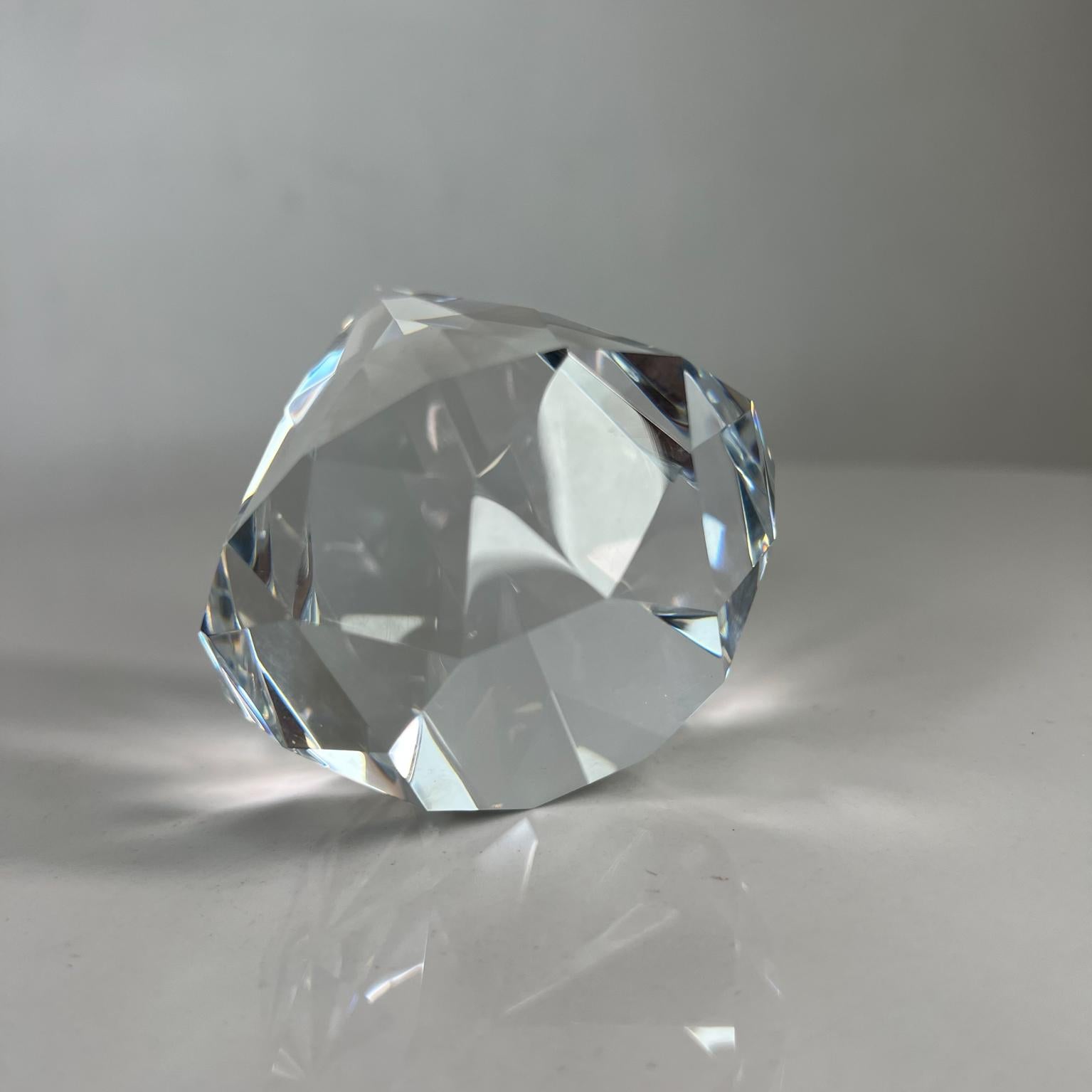 Tiffany & Co Crystal Art Glass Modern Faceted Diamond Paperweight Sculpture 2