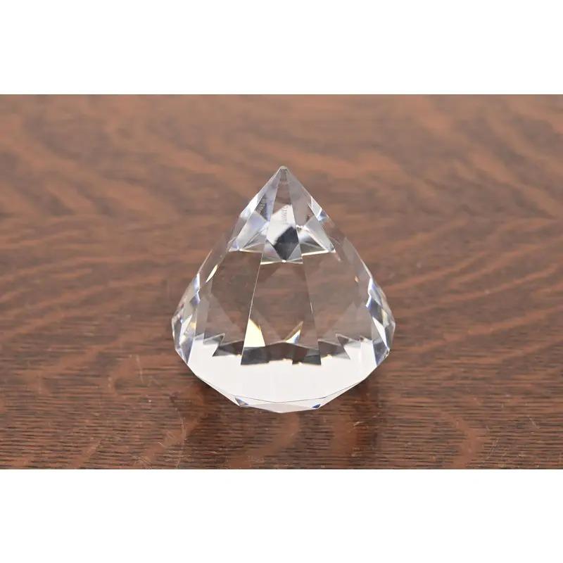 Tiffany & Co. Kristallglas Diamant facettiert Briefbeschwerer (Moderne) im Angebot