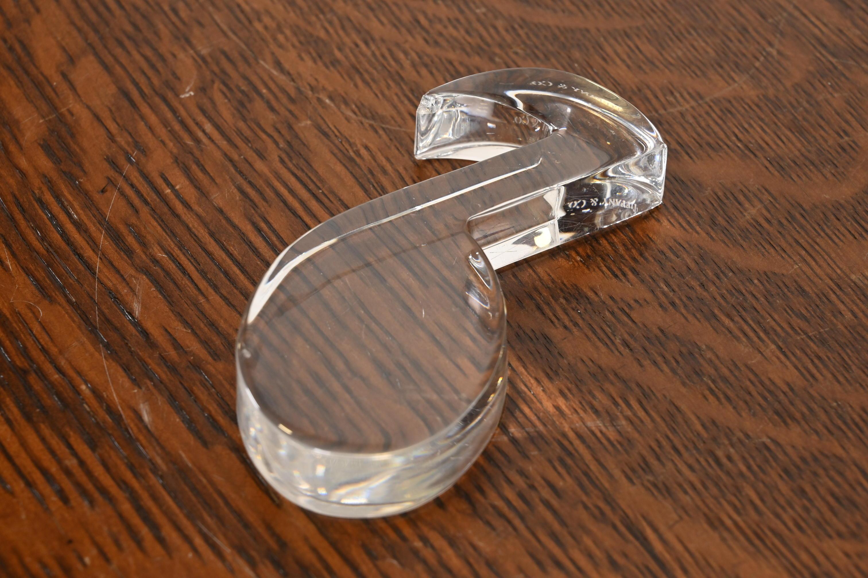 Tiffany & Co. Kristallglas-Briefbeschwerer Musiknote (Moderne) im Angebot