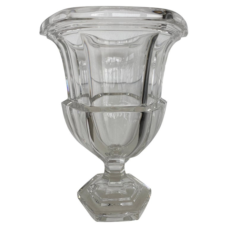 Tiffany and Co. Vase en cristal de forme Campana En vente sur 1stDibs