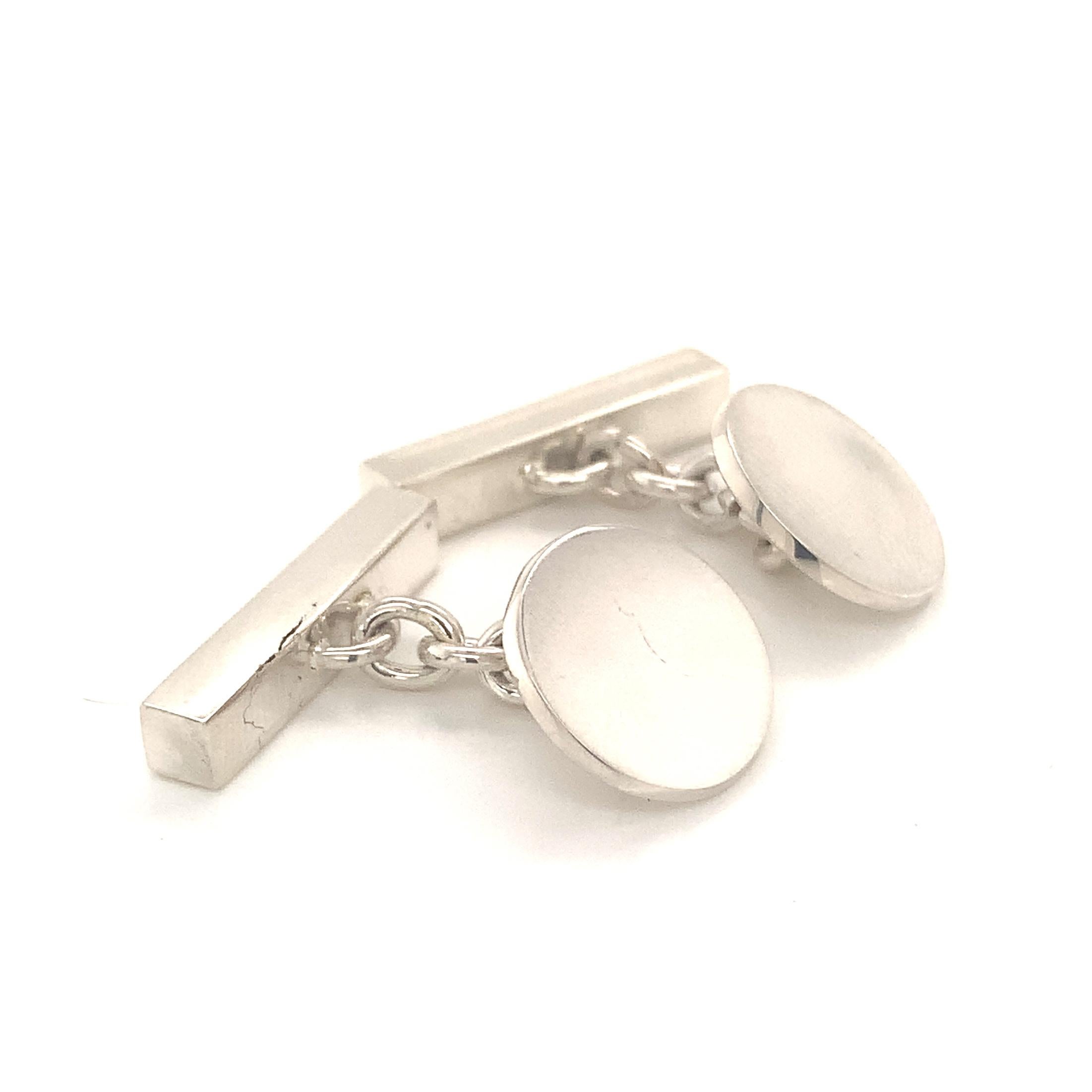 Tiffany & Co. Cufflinks Sterling Silver 925 10.9 Grams TIF25

With a weight of 10.9 grams

100% authentic guaranteed

Newly polished and looks like-new condition

We have taken many pictures at different angles for you to see how fabulous the