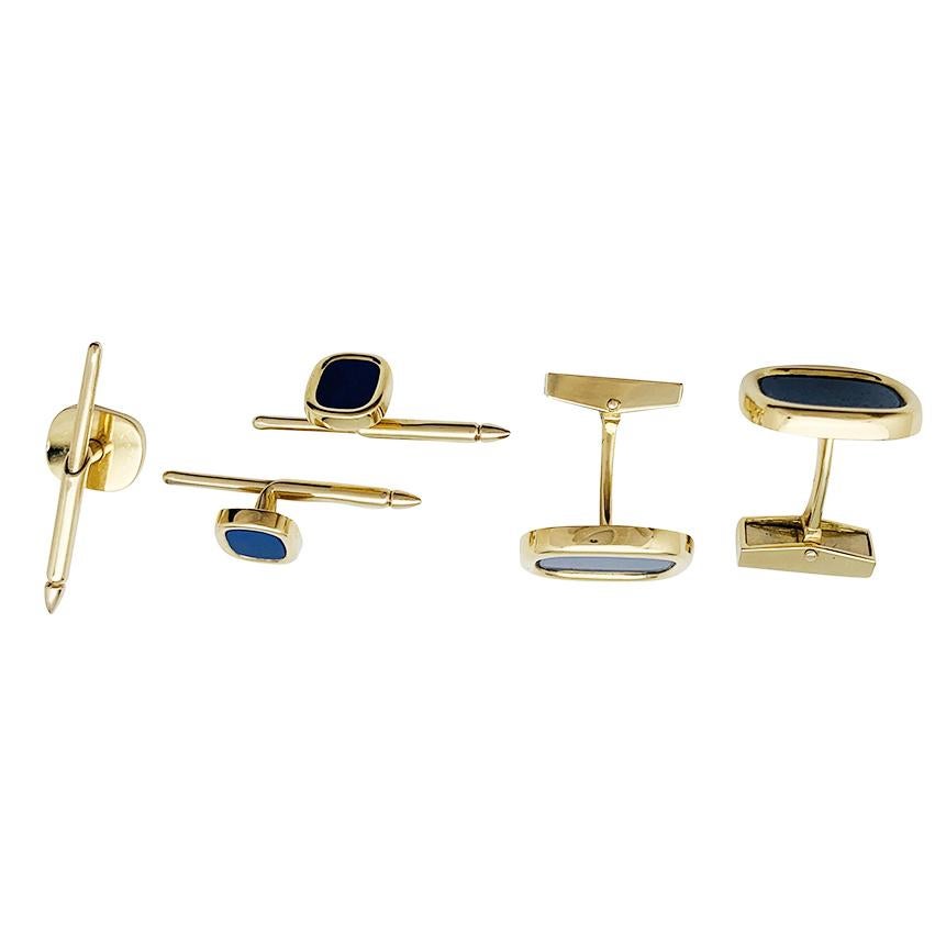 A 18K yellow gold Tiffany & Co. set composed with two cufflinks and three collar cuffs designed in square-oval shaped, set with lapis lazuli. 