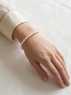 Tiffany & Co. Cultured Pearl Bracelet with 14K Gold Clasp Classic Elegant 7 Inch