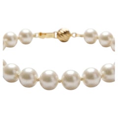 Tiffany & Co. Cultured Pearl Bracelet with 14K Gold Clasp Classic Elegant 7 Inch