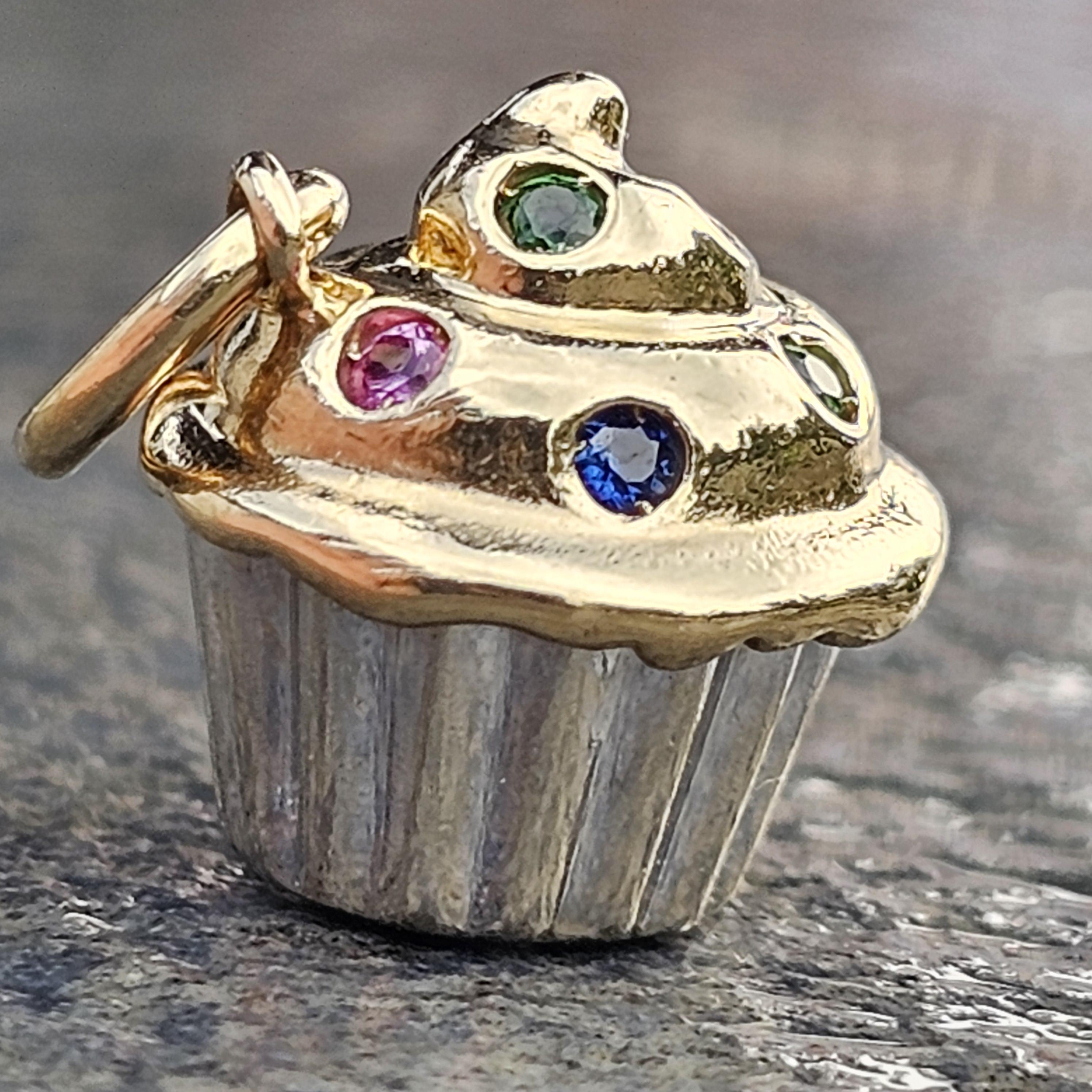 Tiffany & Co. Cupcake Charme 18k Gelb Weißgold Edelstein Sprinkles 5,2g Selten im Zustand „Gut“ im Angebot in Northbrook, IL