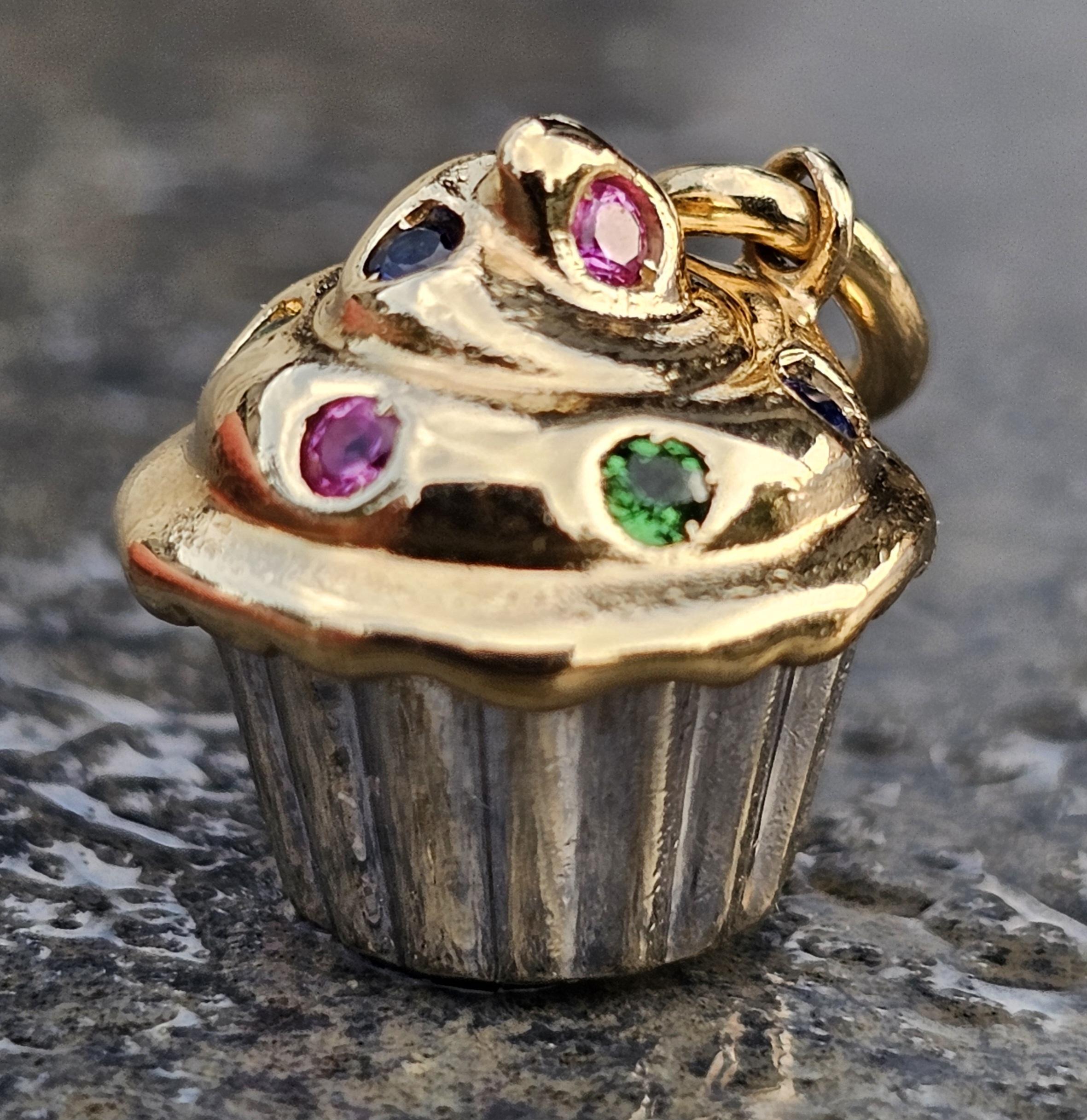 Tiffany & Co. Cupcake Charme 18k Gelb Weißgold Edelstein Sprinkles 5,2g Selten im Angebot 5