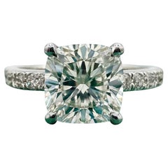 Tiffany 
Co. Anello di fidanzamento con diamante a cuscino Brilliante da 1,30 carati di colore F VVS1